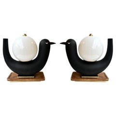 Pareja Contemporánea de Lámparas Pájaro Opalina Cristal de Murano Latón y Madera, Italia