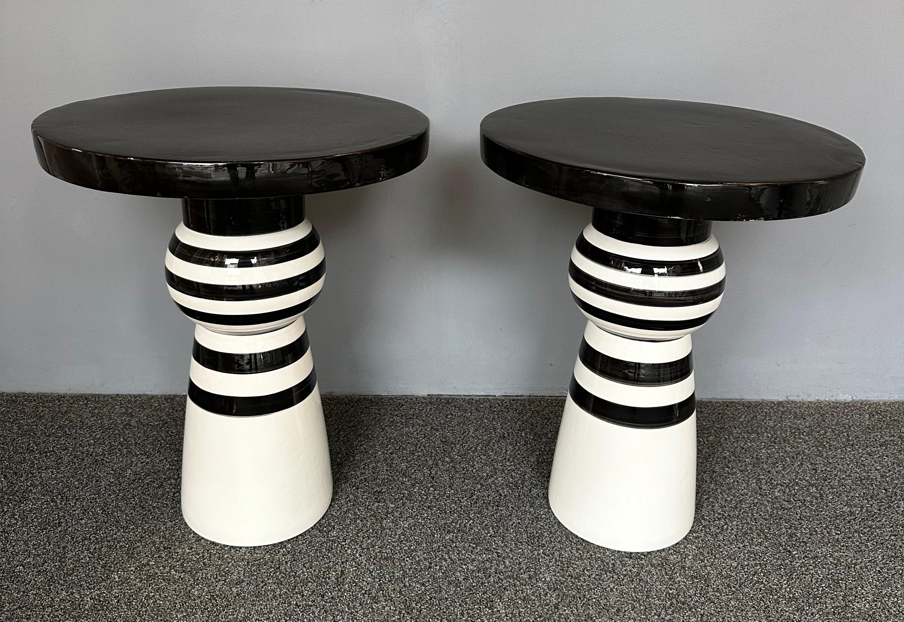 Contemporary Pair of Black and White Ceramic Stripe Side Tables. Italy In Good Condition For Sale In SAINT-OUEN, FR
