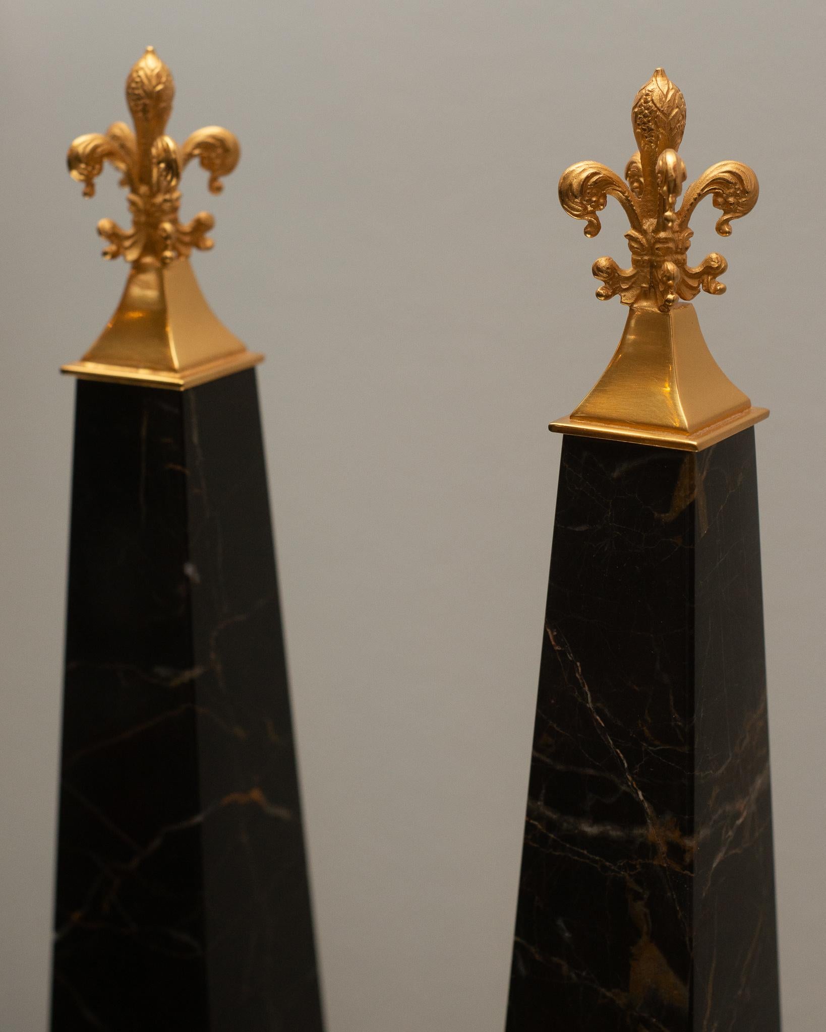 Italian Contemporary Pair of Black & Gold St. Laurent Marble and Bronze Obelisks For Sale