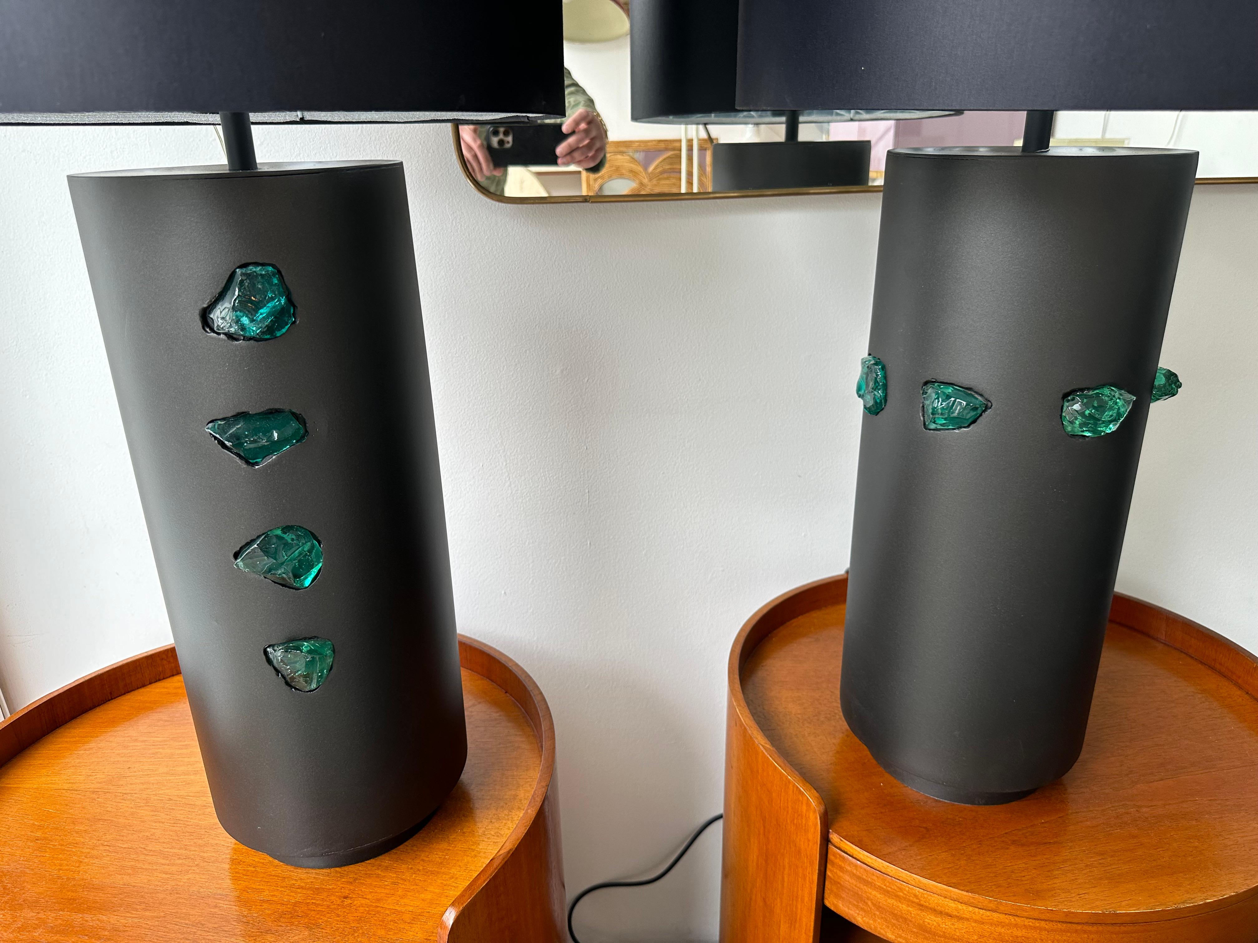 Contemporary Pair of Black Metal and Green Slag Glass Rock Lamps, Italy 8