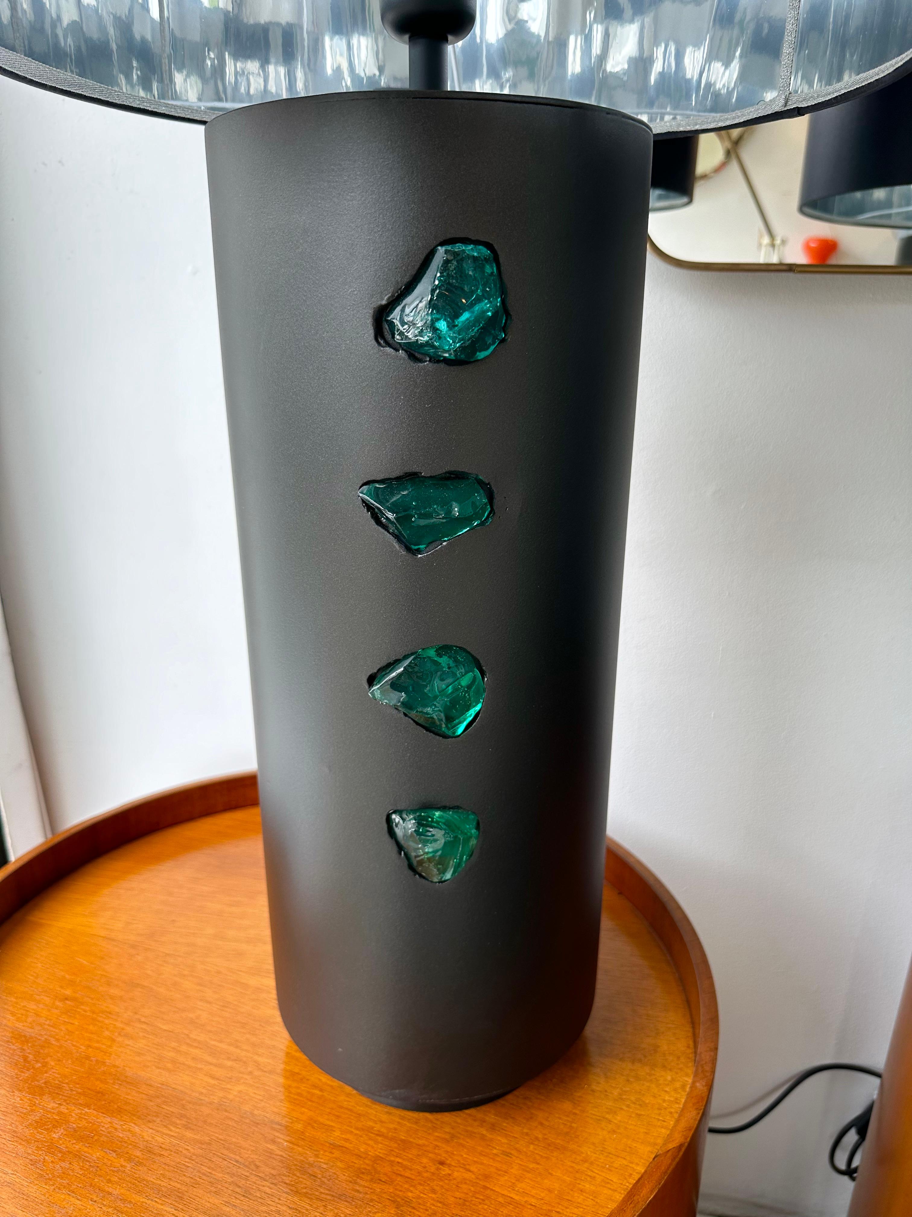 Contemporary Pair of Black Metal and Green Slag Glass Rock Lamps, Italy 4