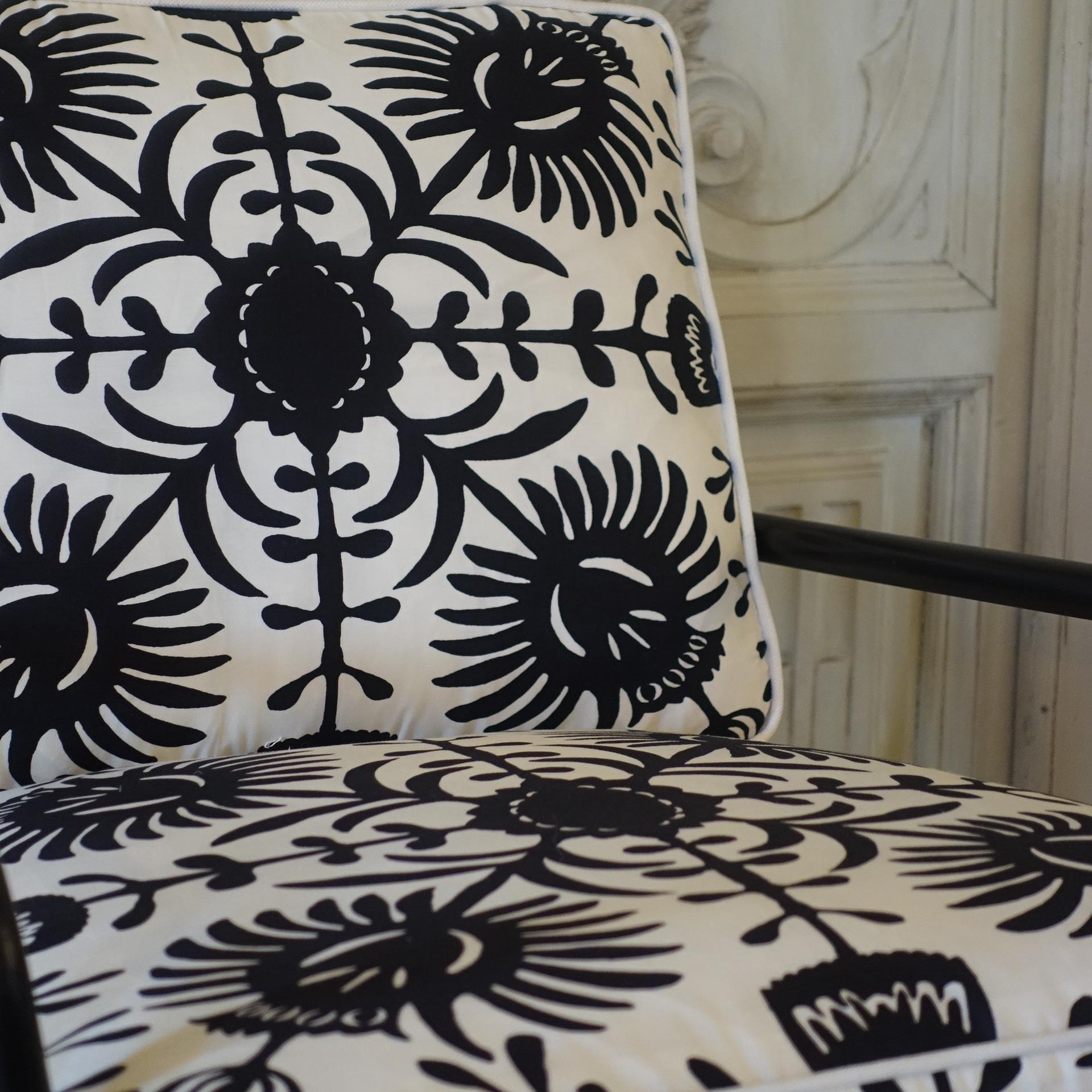Contemporary Pair of Black Metal Armchairs and Black and White Printed Fabric 6