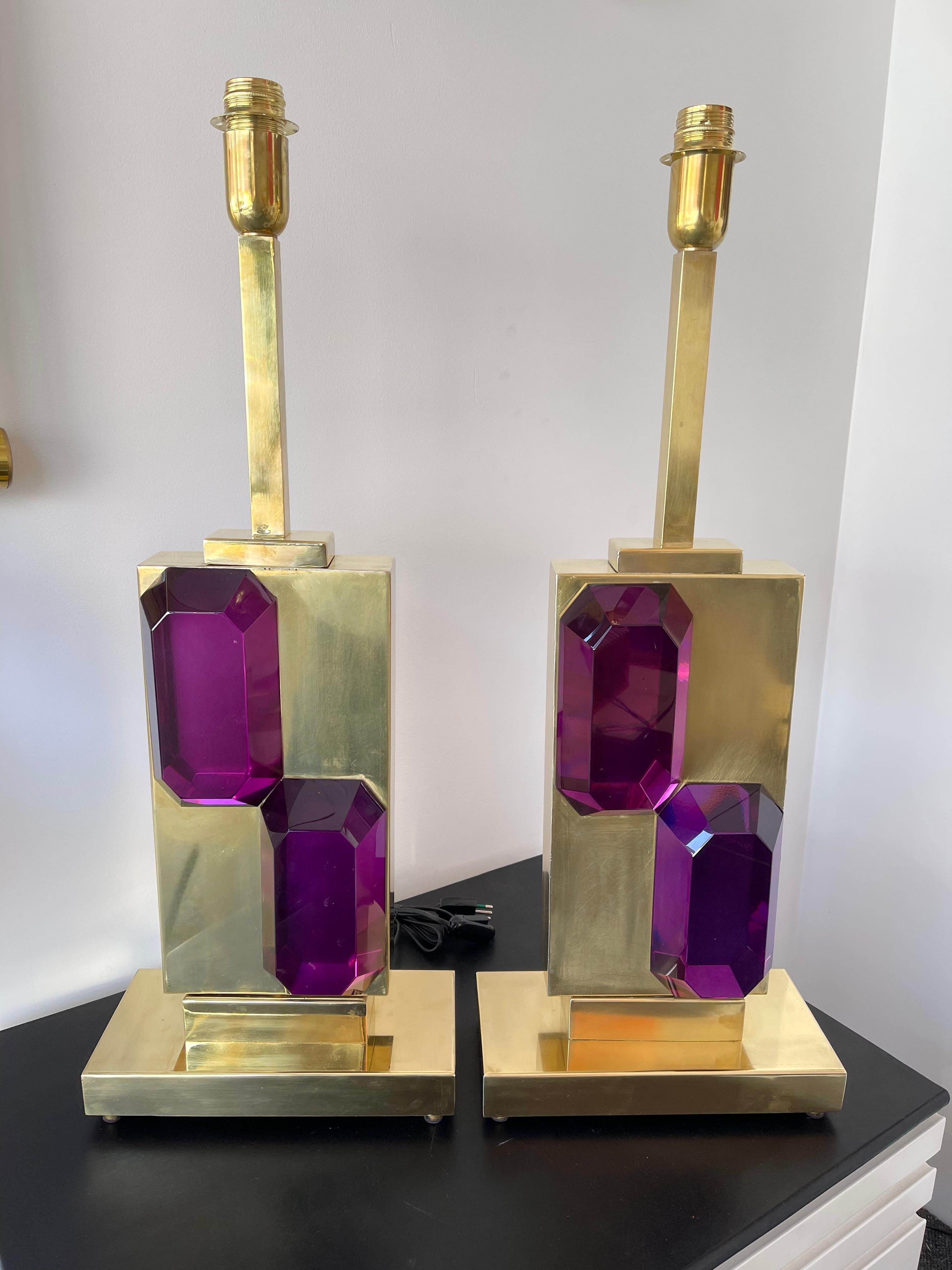 Contemporary Pair of Brass and Amethyst Murano Glass Bar Lamps, Italy For Sale 4