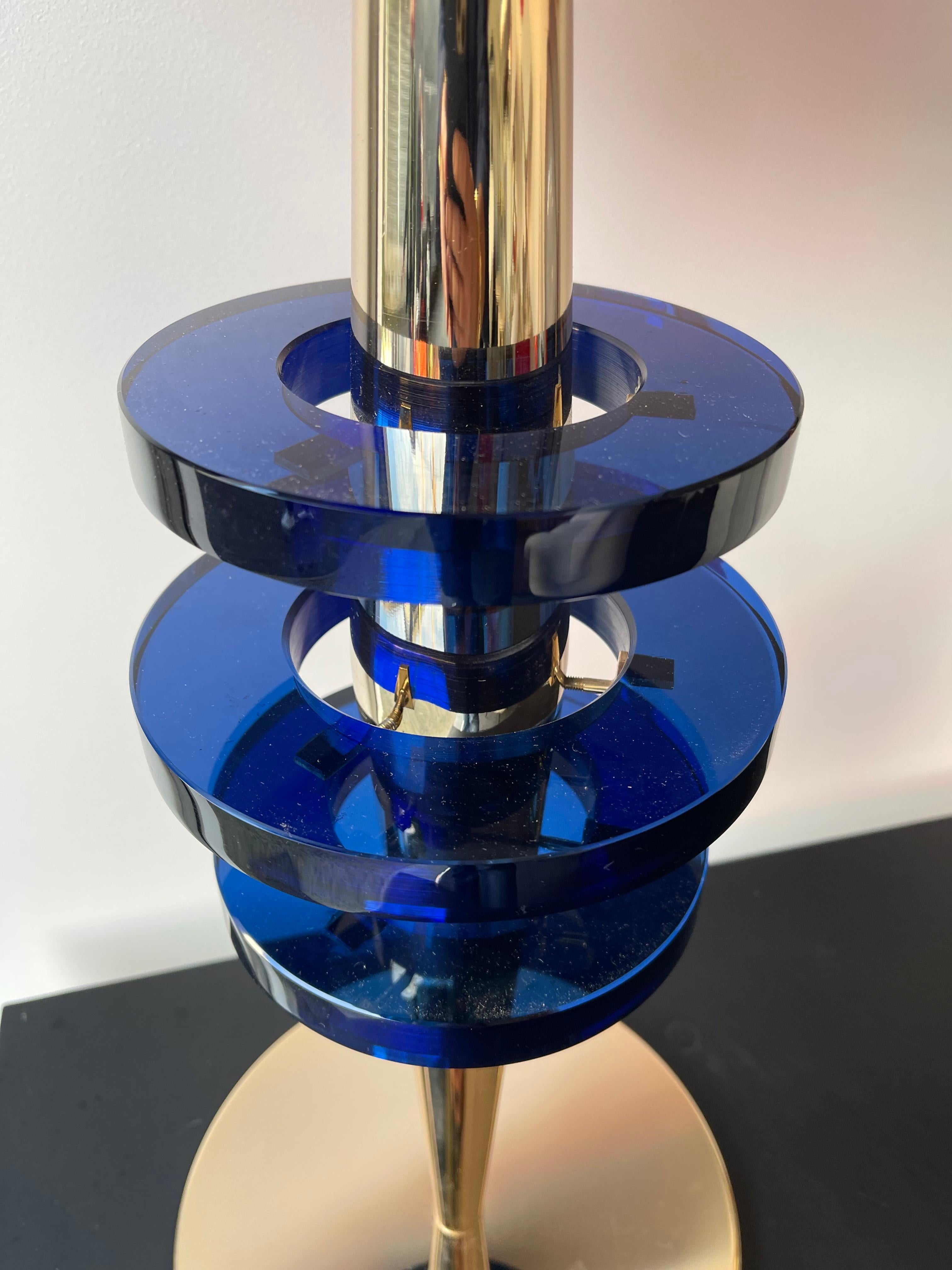 Contemporary Pair of Brass and Blue Murano Glass Disc Lamps, Italy In Good Condition In SAINT-OUEN, FR