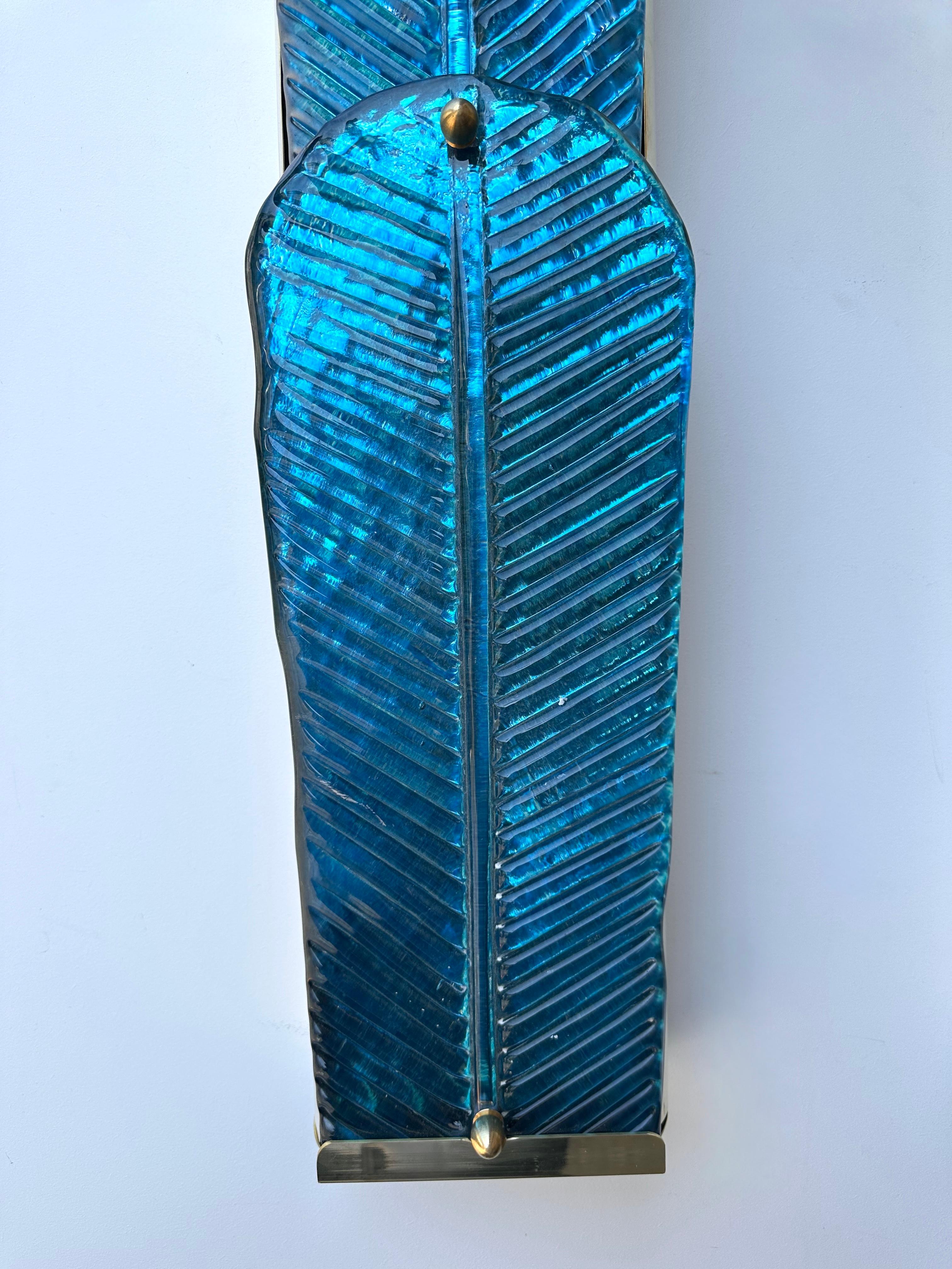 Mid-Century Modern Contemporary Pair of Brass and Blue Murano Glass Palm Tree Sconces, Italy For Sale