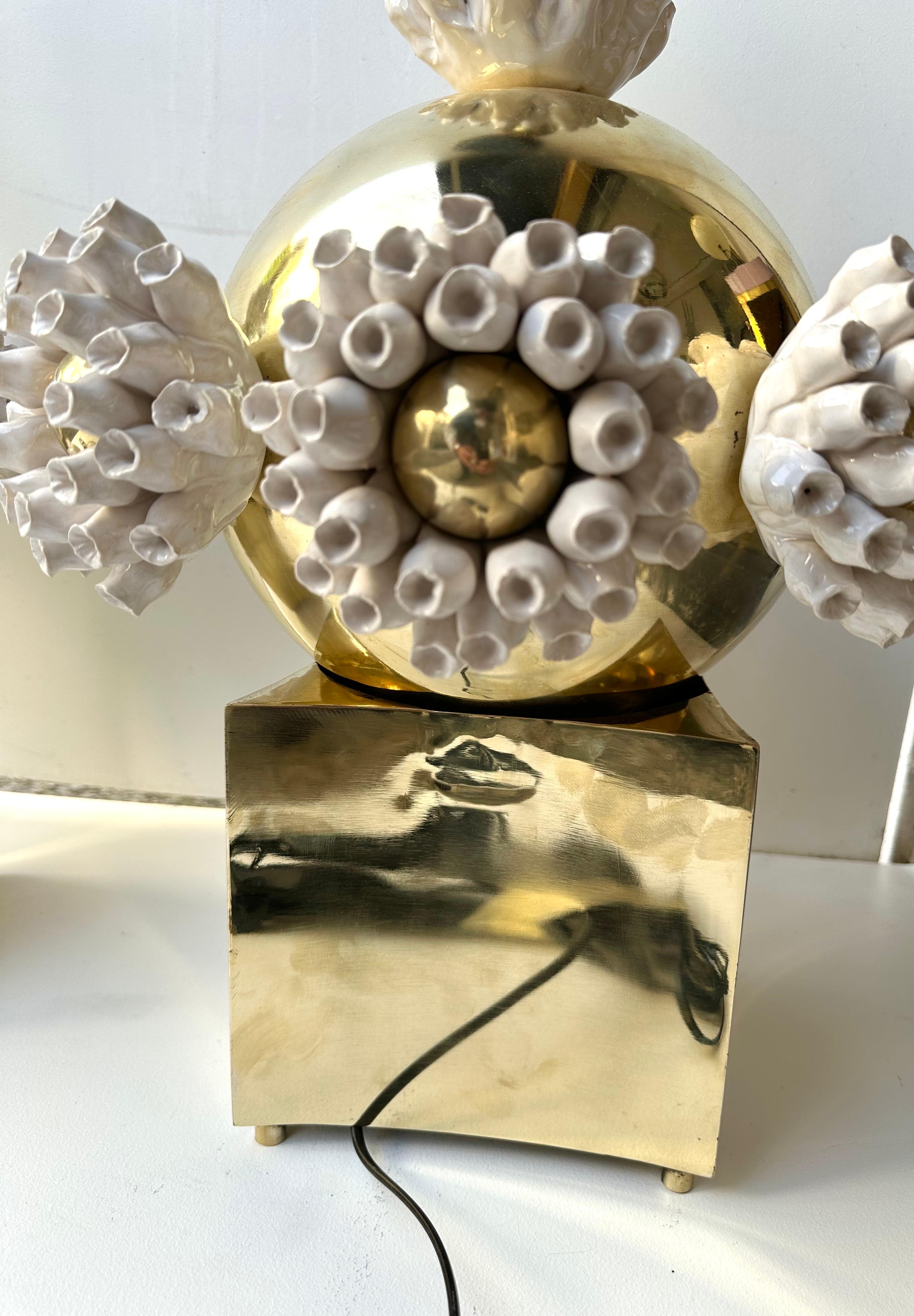 Contemporary Pair of Brass and Ceramic Anemone Lamps, Italy 7
