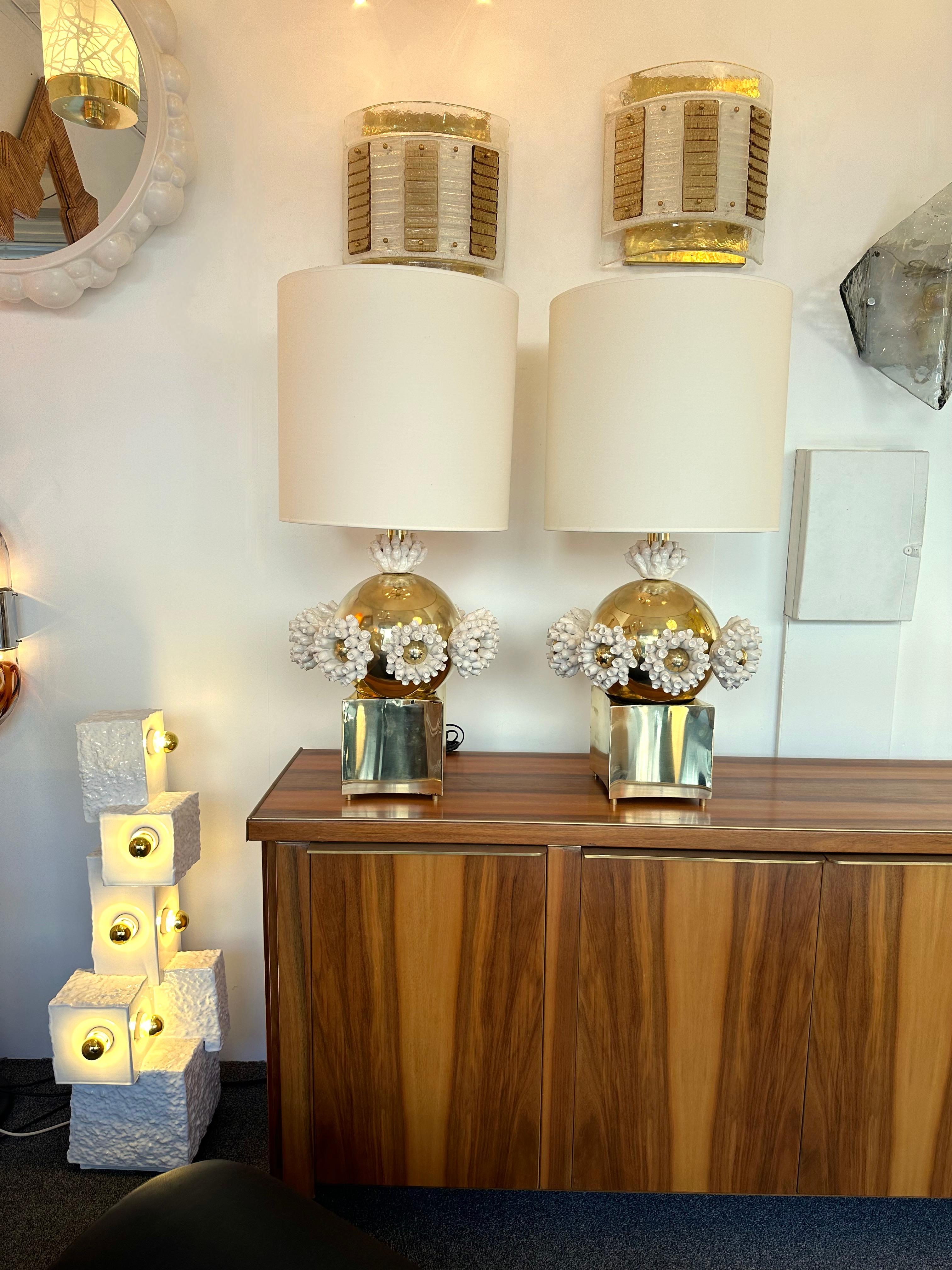 Mid-Century Modern Contemporary Pair of Brass and Ceramic Anemone Lamps, Italy