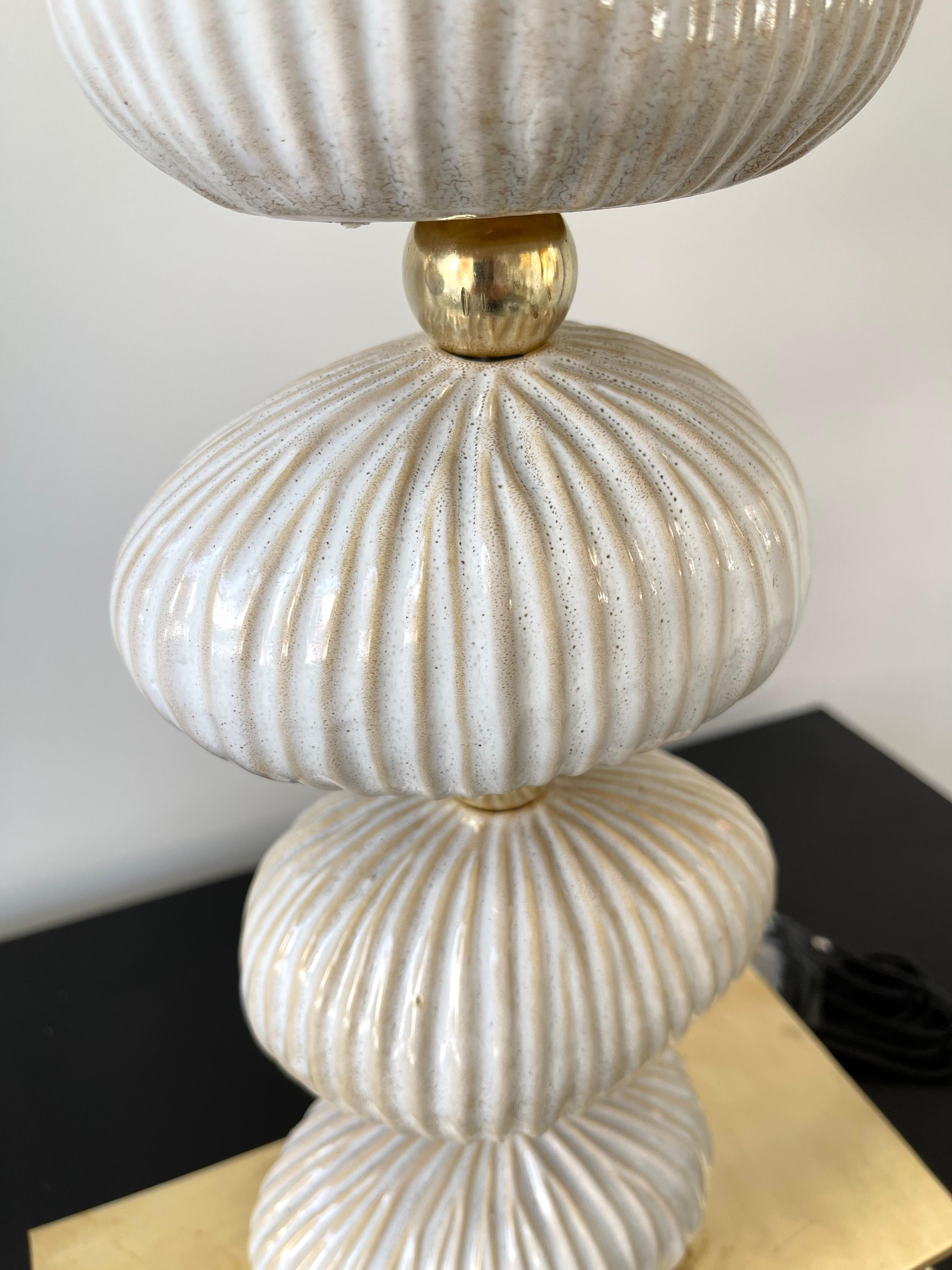 Contemporary Pair of Brass and Ceramic Lamps, Italy For Sale 6