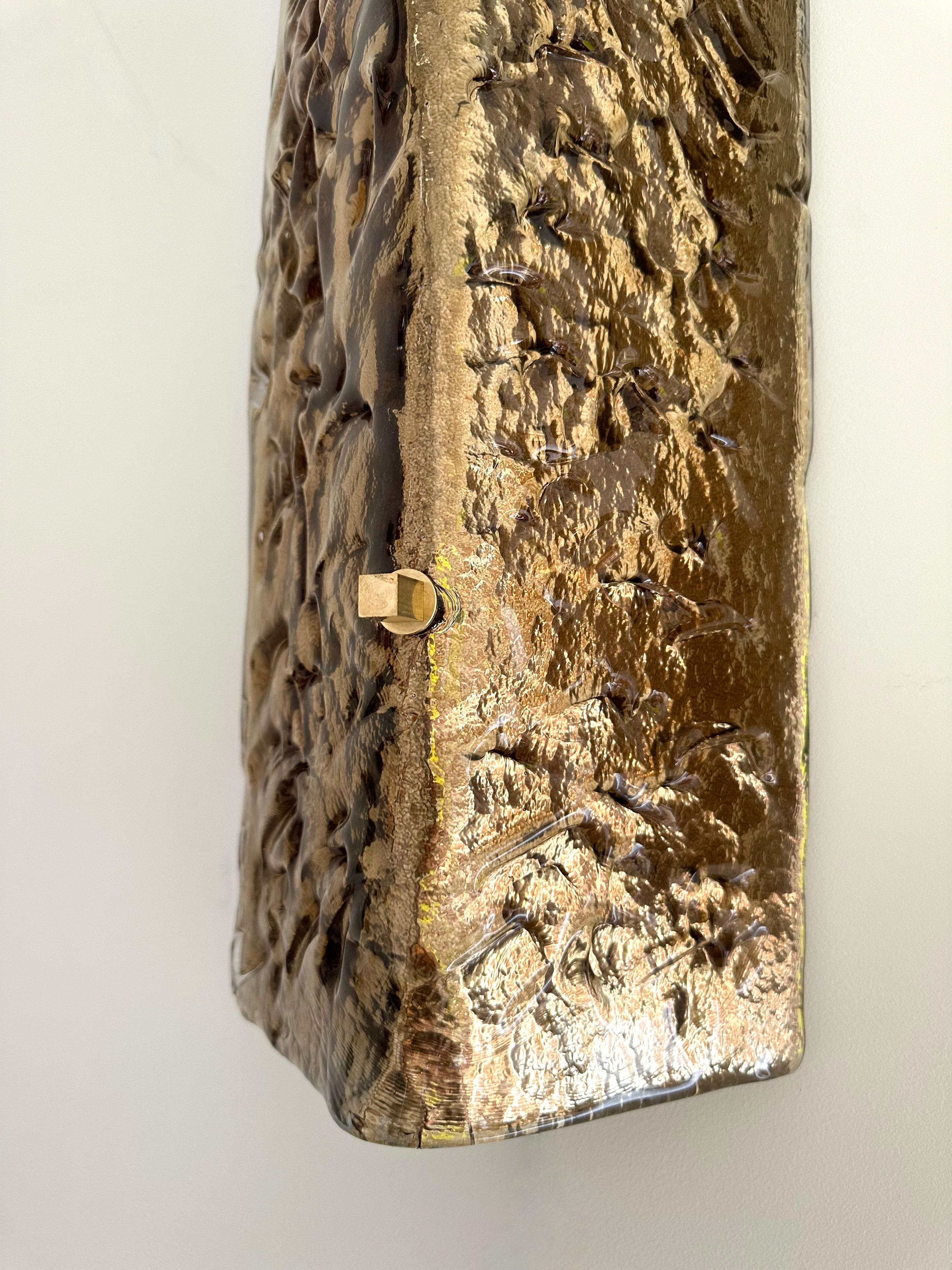 Contemporary Pair of Brass and Cola Folded Leaf Murano Glass Sconces, Italy For Sale 3