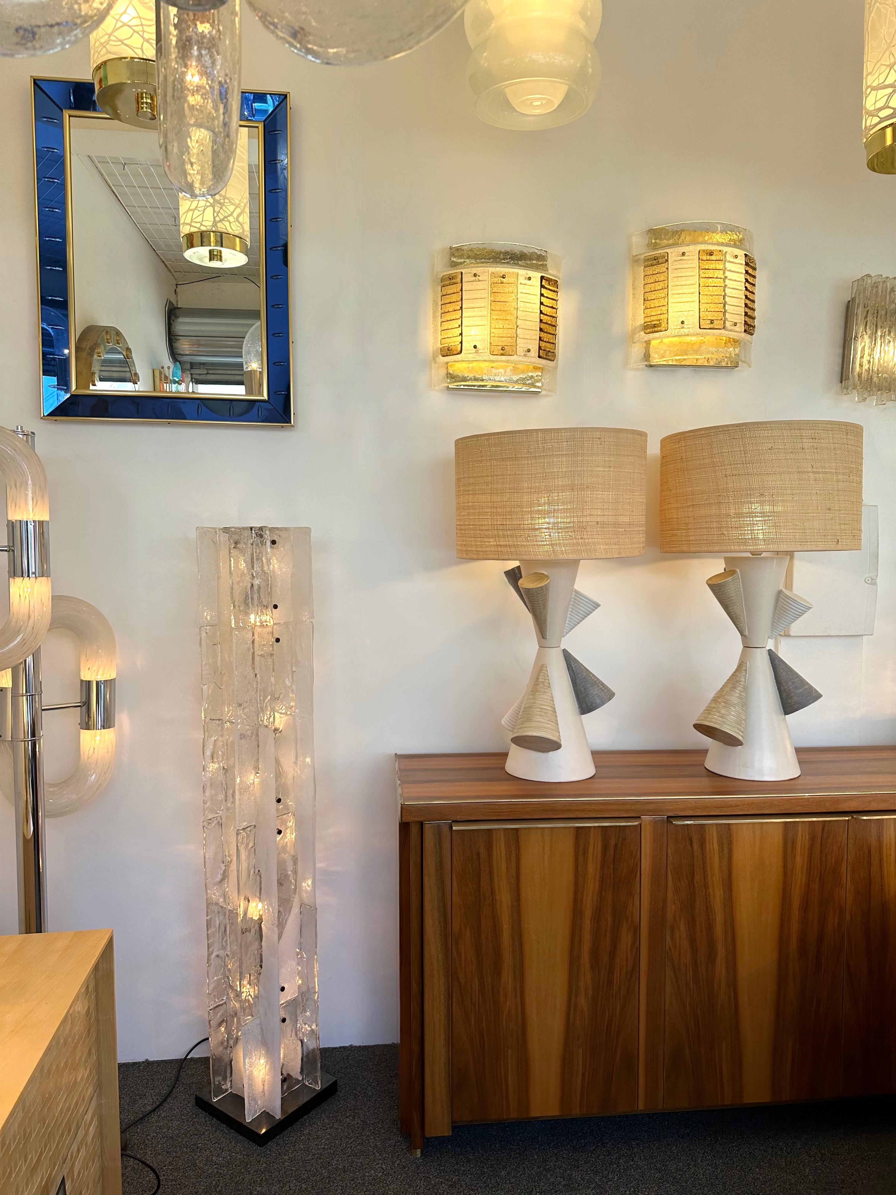 Contemporary Pair of Brass and Cola Gold Leaf Murano Glass Sconces, Italy In New Condition In SAINT-OUEN, FR