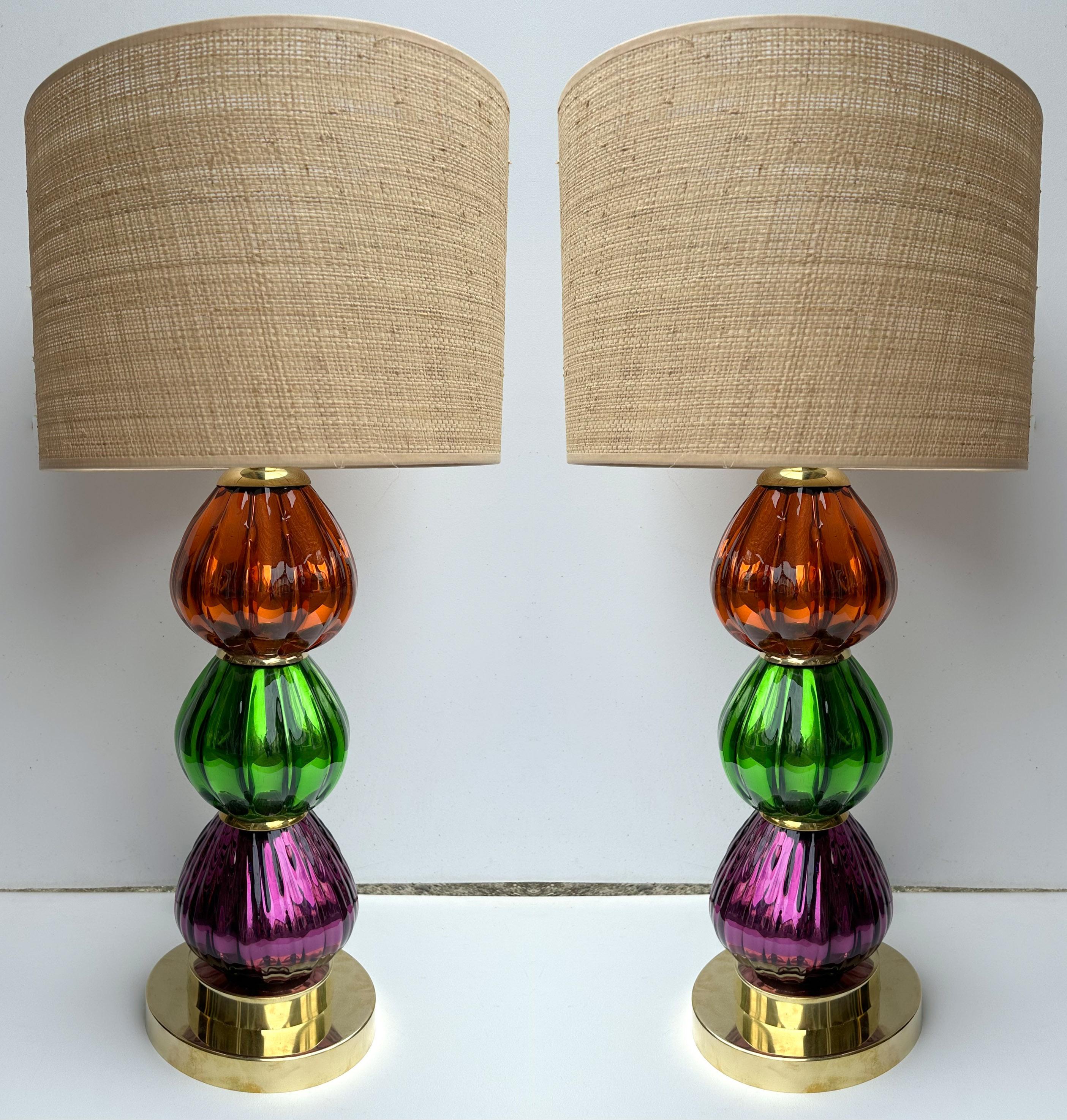 Contemporary Pair of Brass and Colored Mirrored Murano Glass Lamps, Italien im Angebot 6