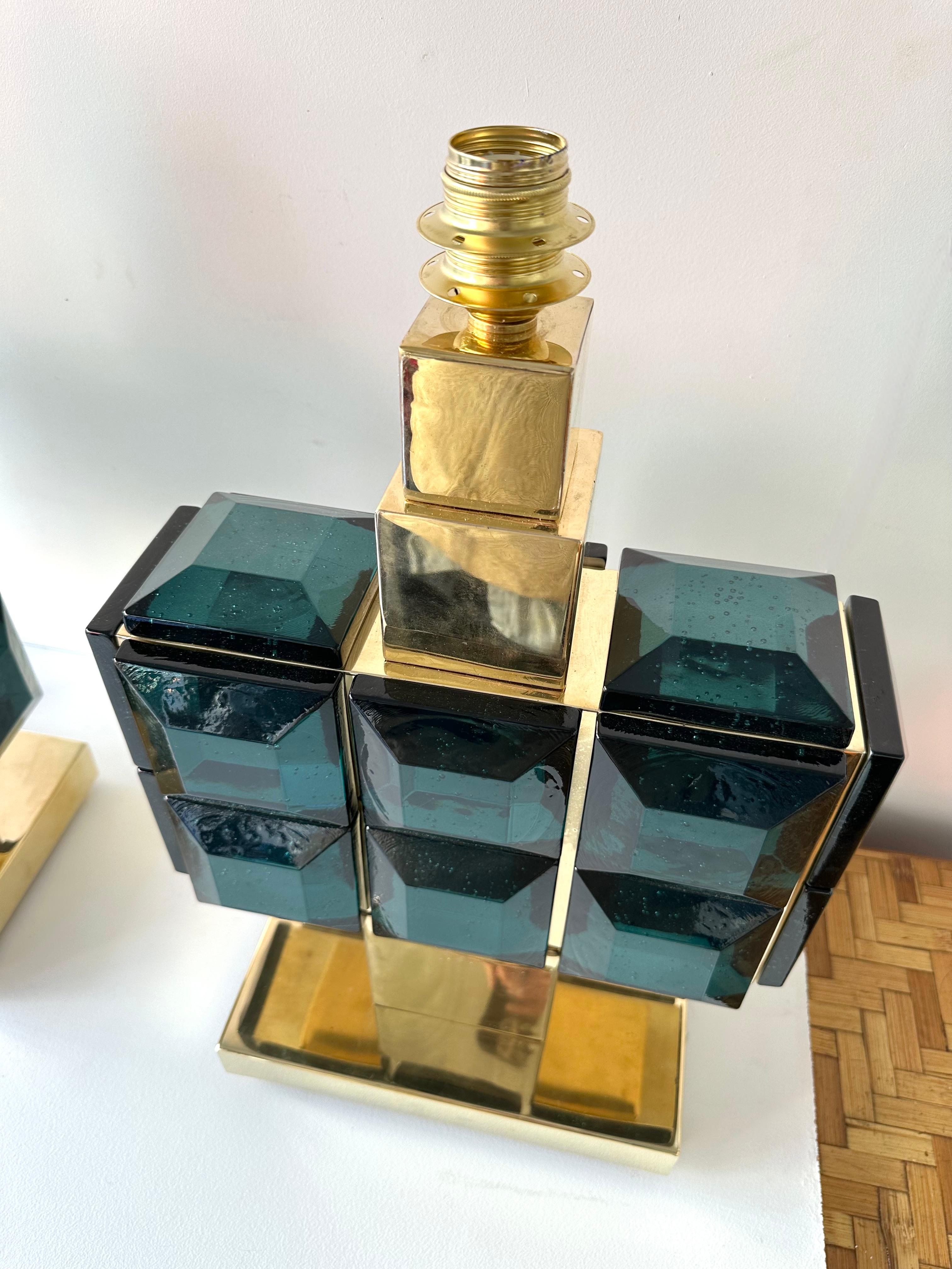 Mid-Century Modern Contemporary Pair of Brass and Diamonds Murano Glass Lamps, Italy For Sale