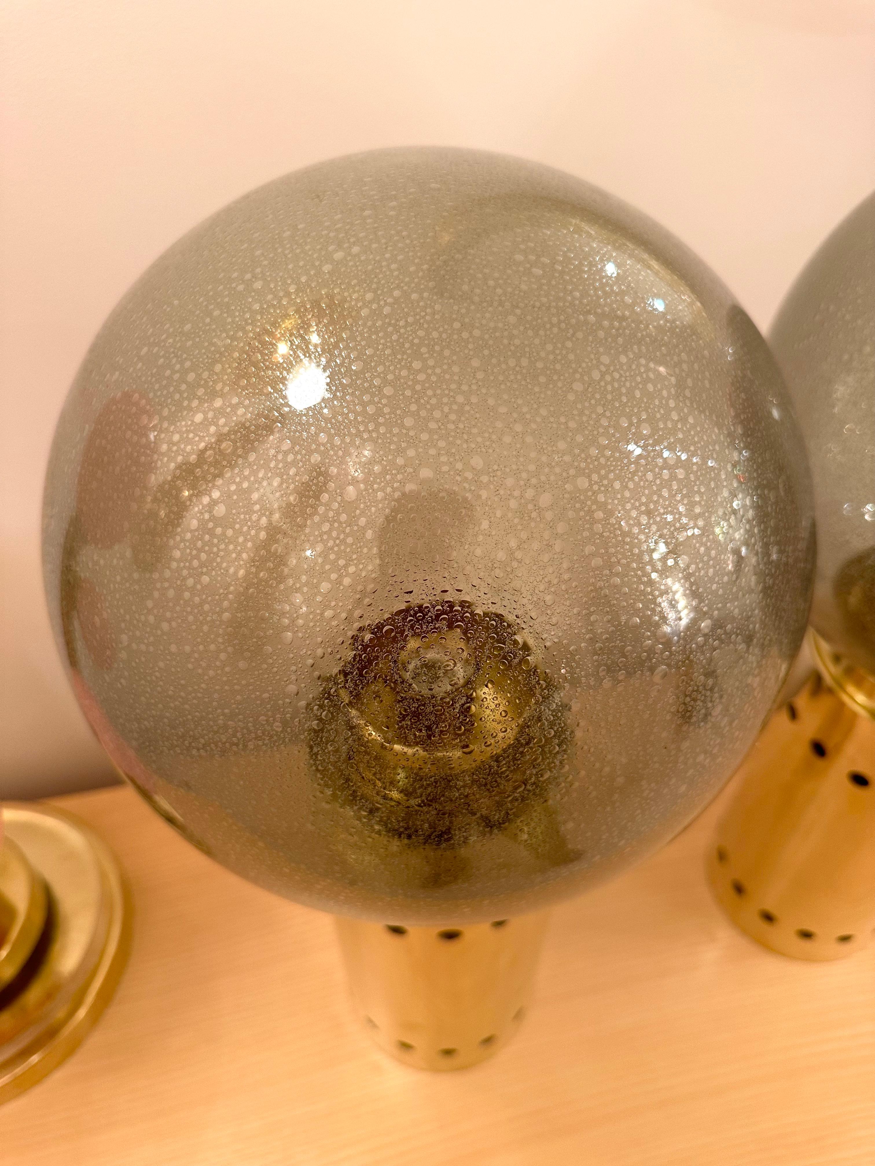Contemporary Pair of Brass and Gray Murano Glass Globe Lamps, Italy In New Condition For Sale In SAINT-OUEN, FR