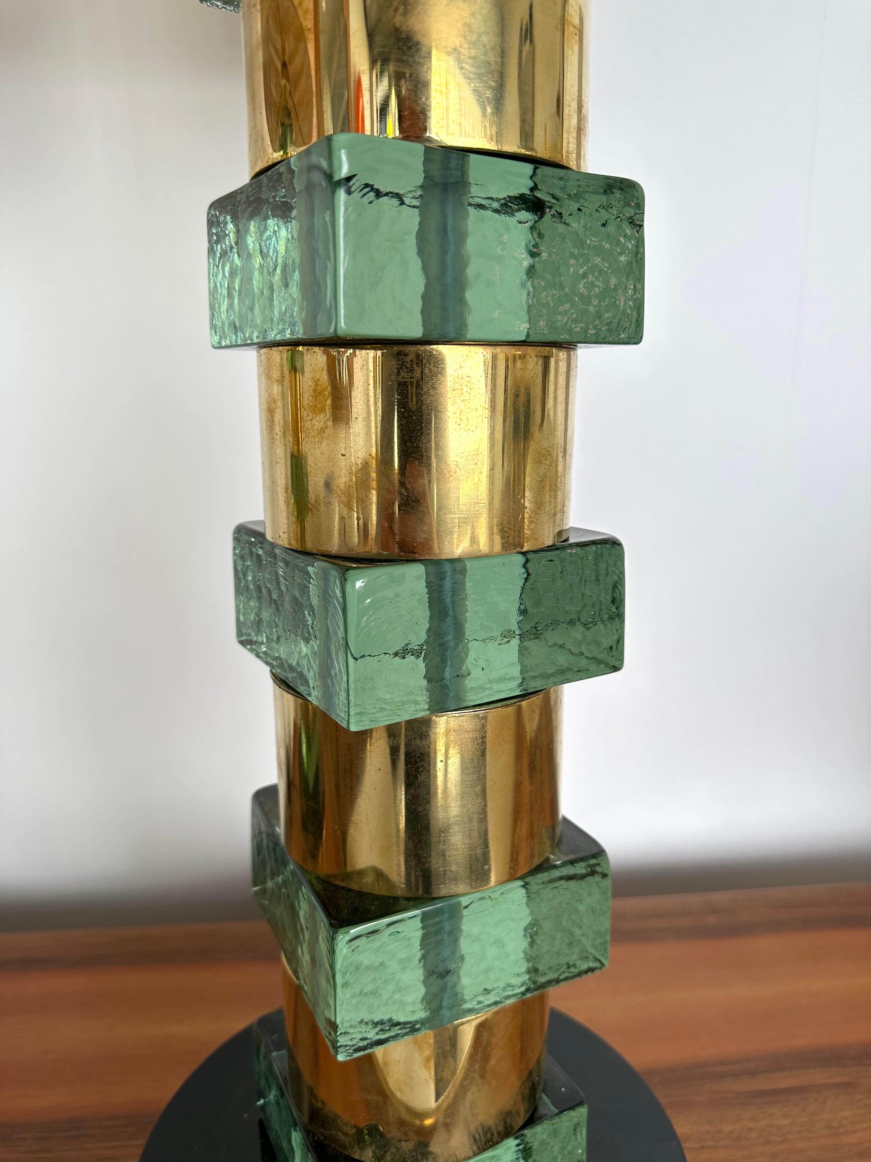 Contemporary Pair of Brass and Green Cube Murano Glass Lamps, Italy For Sale 1