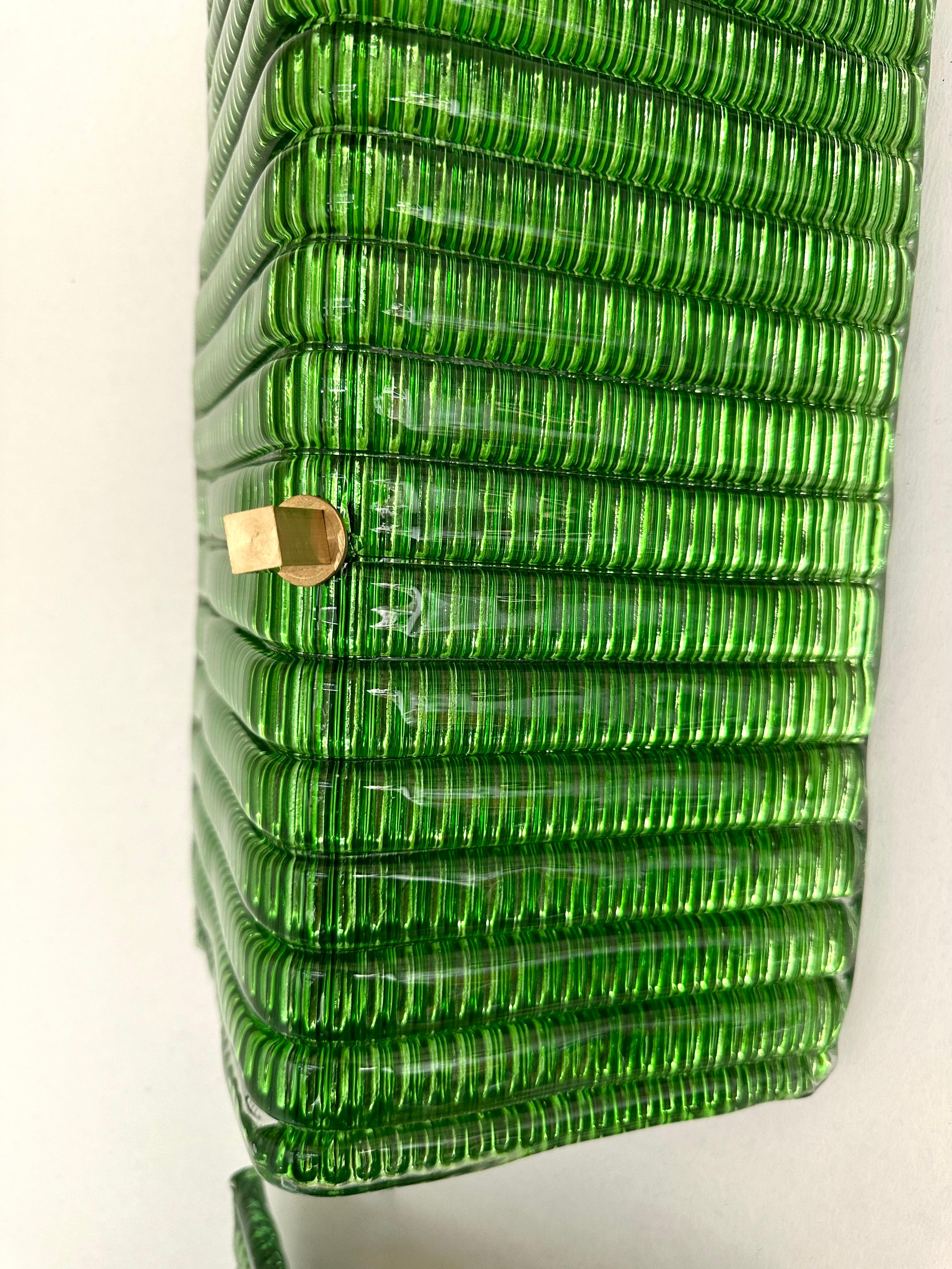 Contemporary Pair of Brass and Green Folded Leaf Murano Glass Sconces, Italy For Sale 5