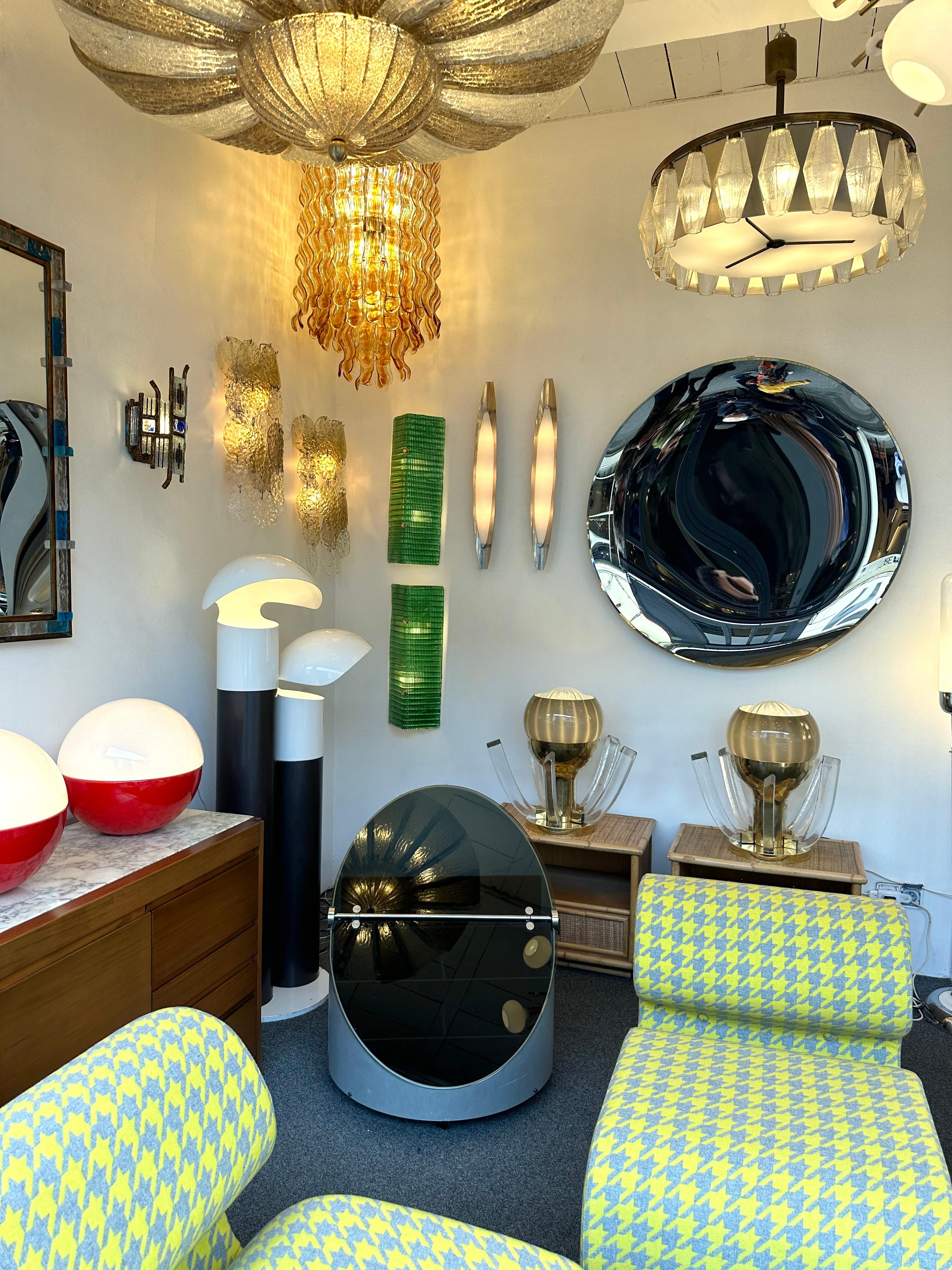 Mid-Century Modern Contemporary Pair of Brass and Green Folded Leaf Murano Glass Sconces, Italy For Sale