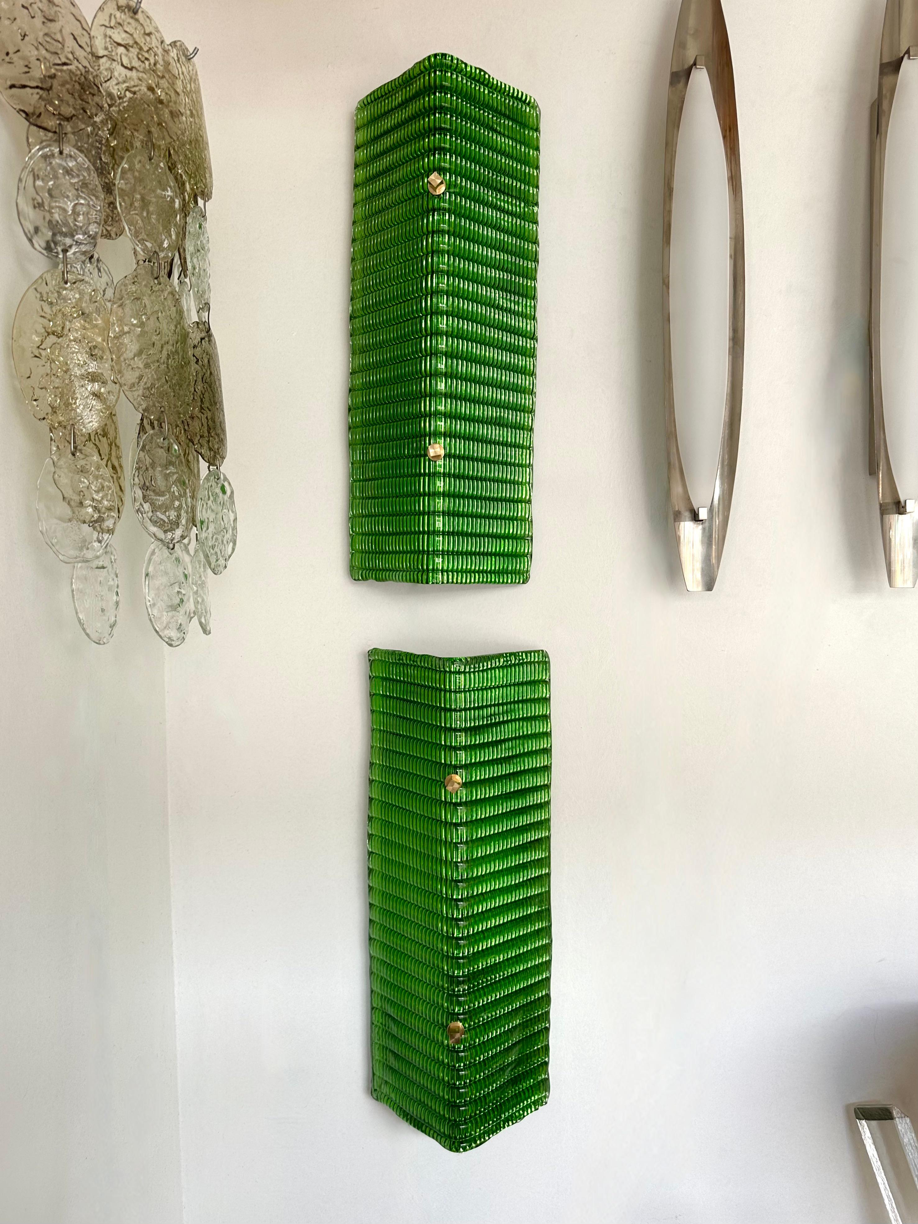 Contemporary Pair of Brass and Green Folded Leaf Murano Glass Sconces, Italy For Sale 1