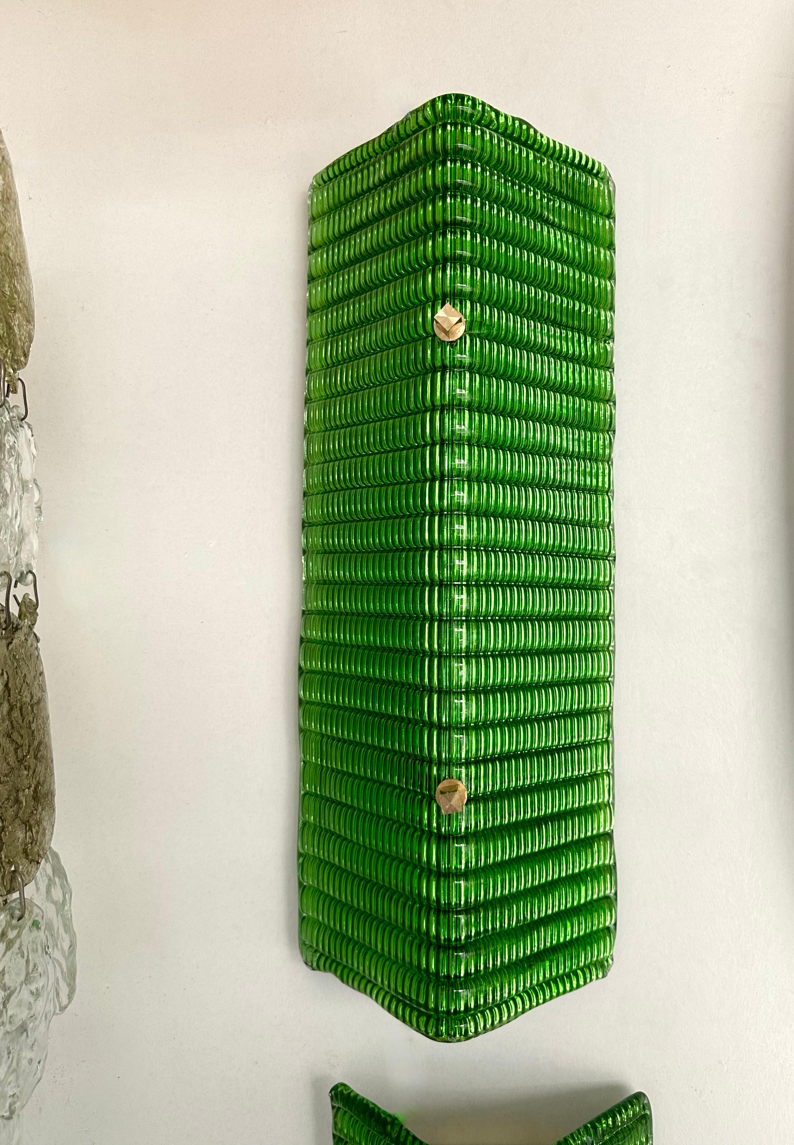 Contemporary Pair of Brass and Green Folded Leaf Murano Glass Sconces, Italy For Sale 3