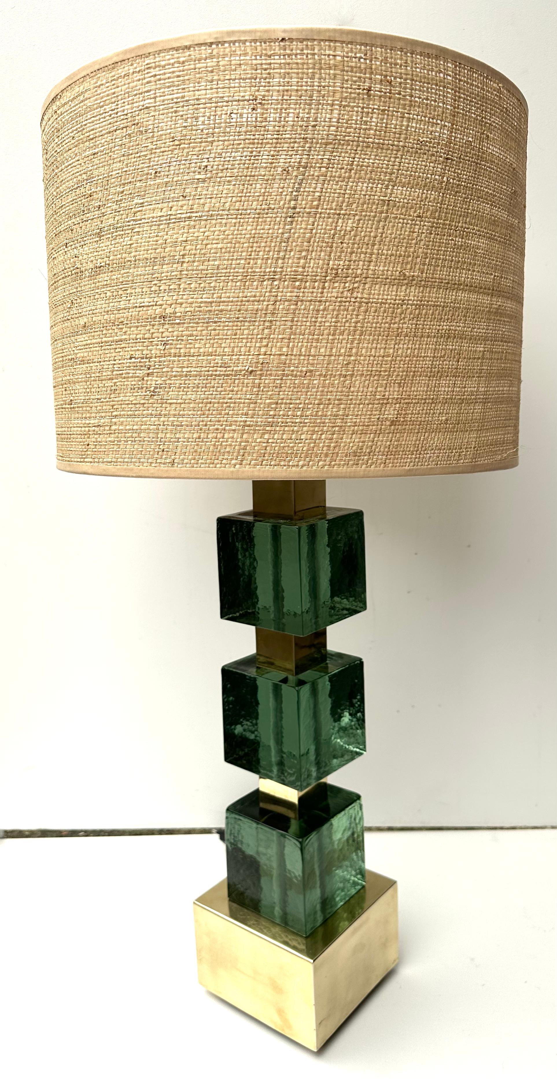 Contemporary Pair of Brass and Green Murano Glass Cube Lamps, Italy For Sale 8
