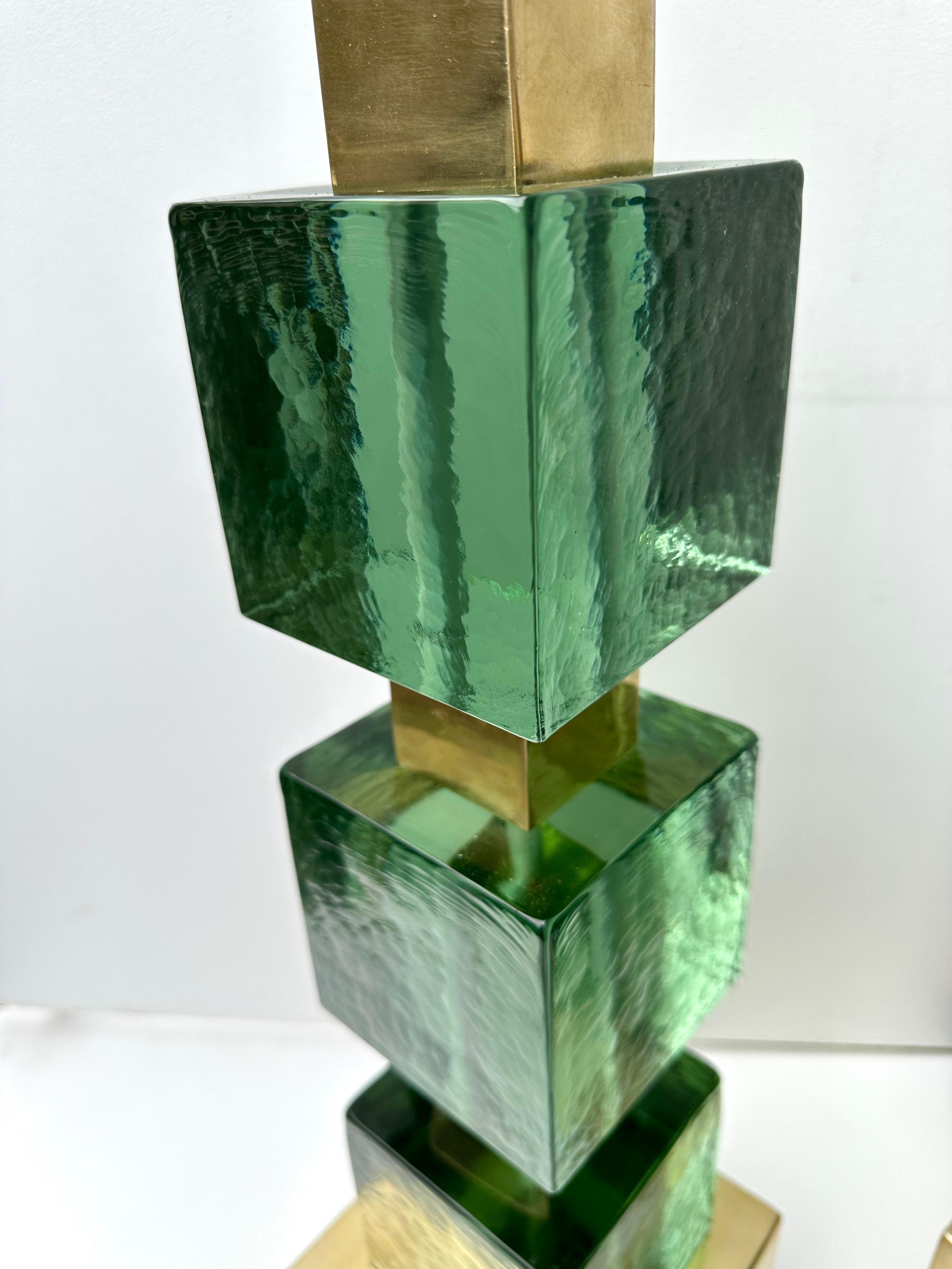 Contemporary Pair of Brass and Green Murano Glass Cube Lamps, Italy In New Condition For Sale In SAINT-OUEN, FR