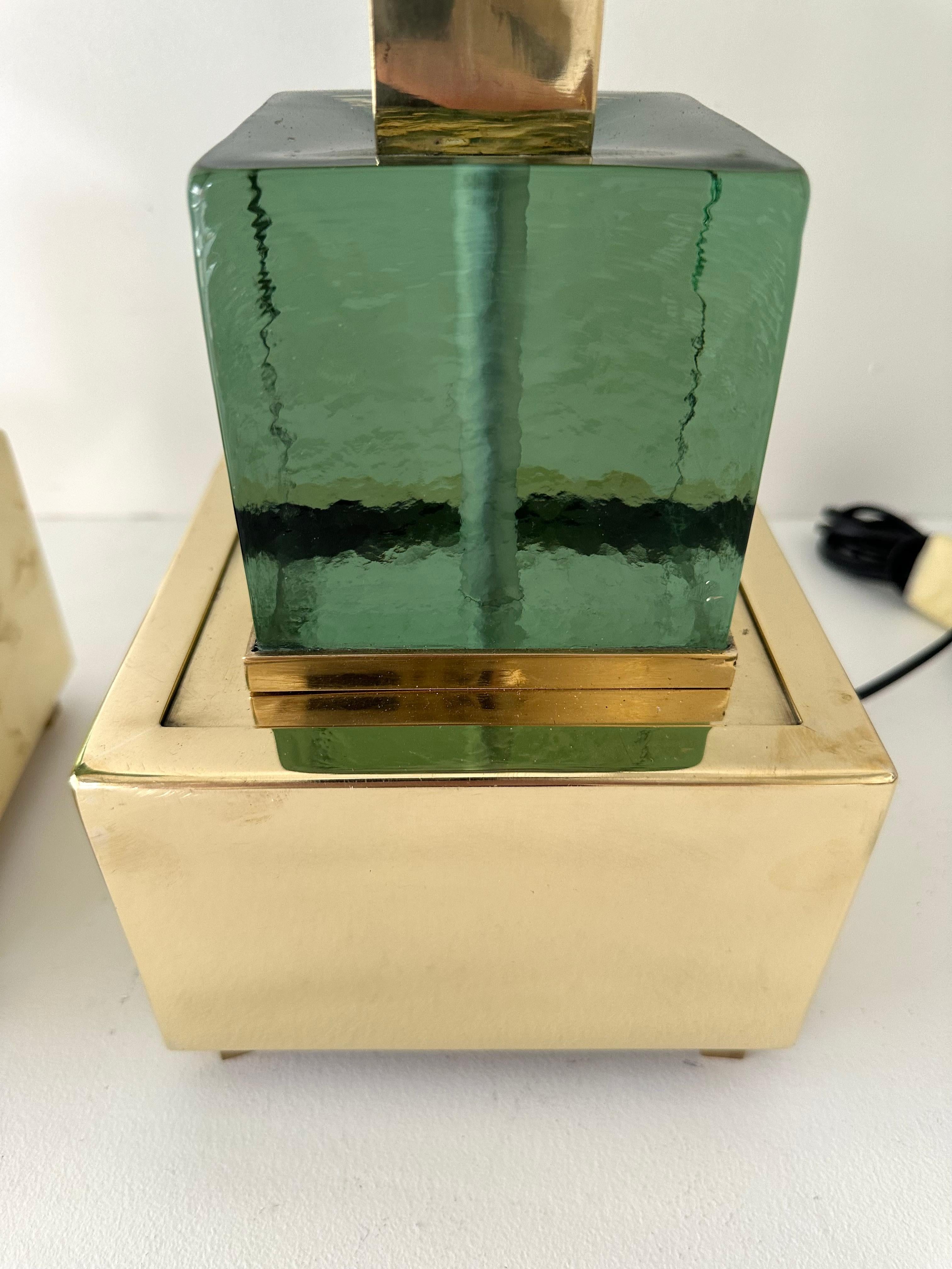 Contemporary Pair of Brass and Green Murano Glass Cube Lamps, Italy 1