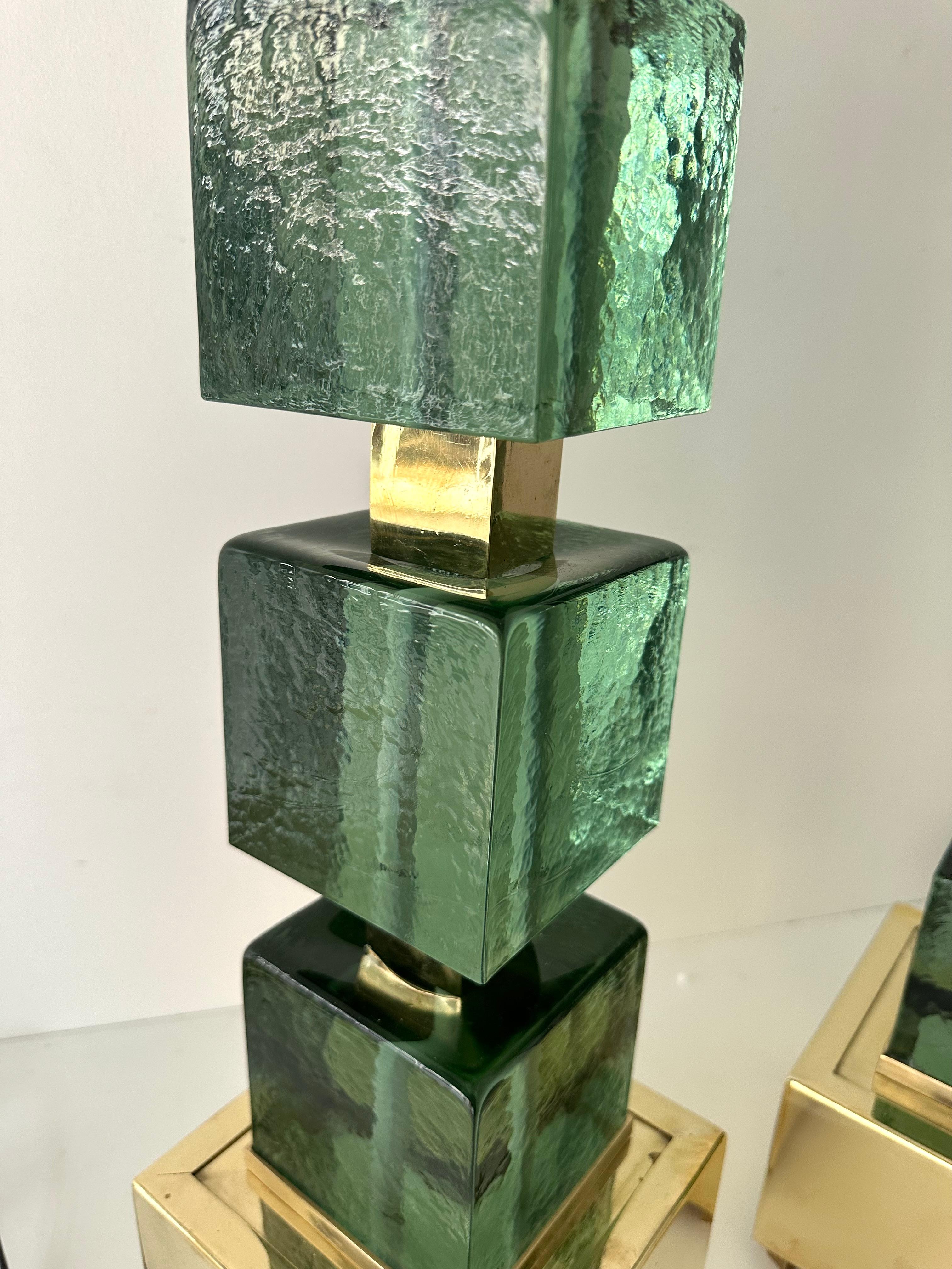 Contemporary Pair of Brass and Green Murano Glass Cube Lamps, Italy 3
