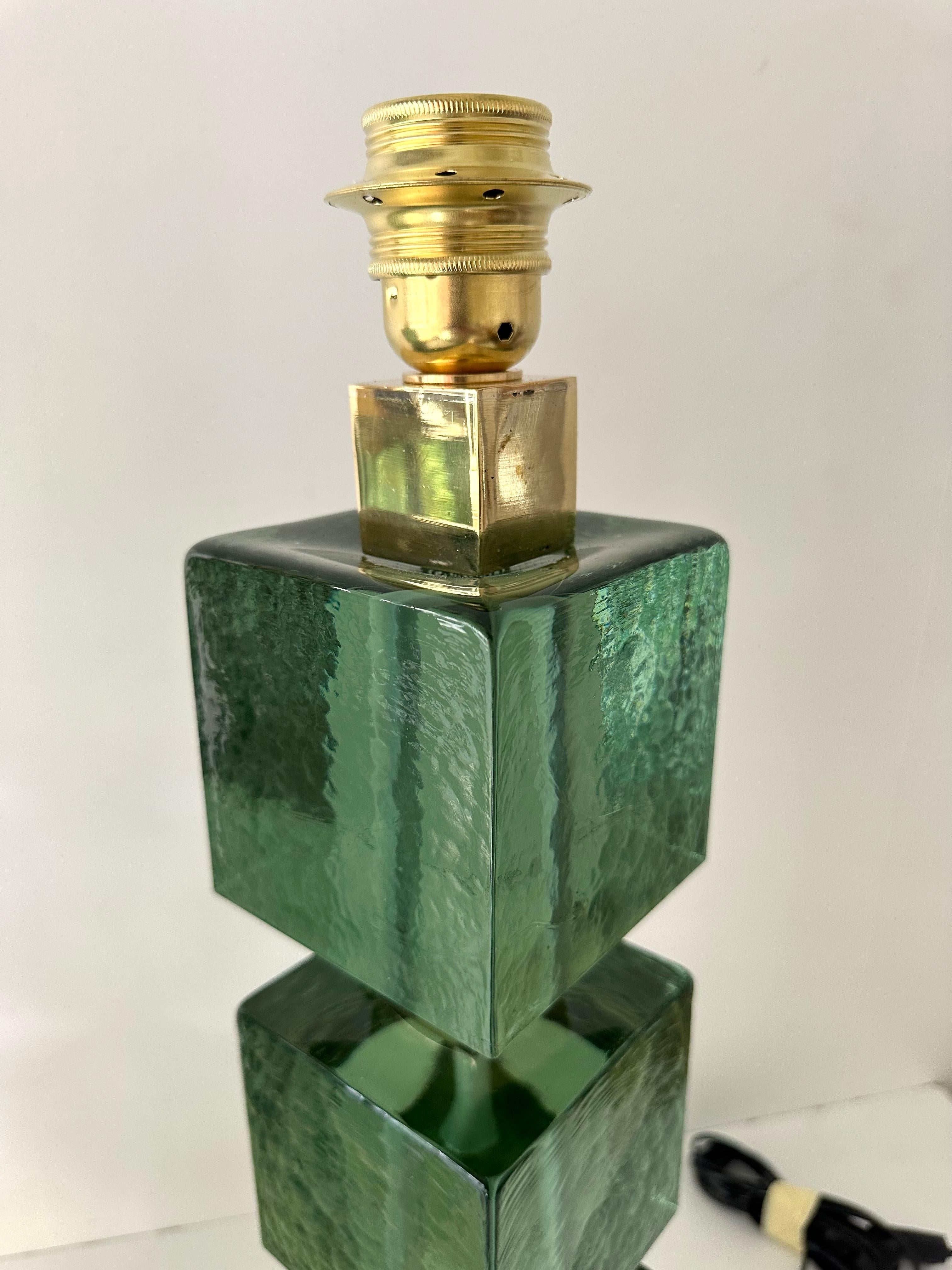 Contemporary Pair of Brass and Green Murano Glass Cube Lamps, Italy 4