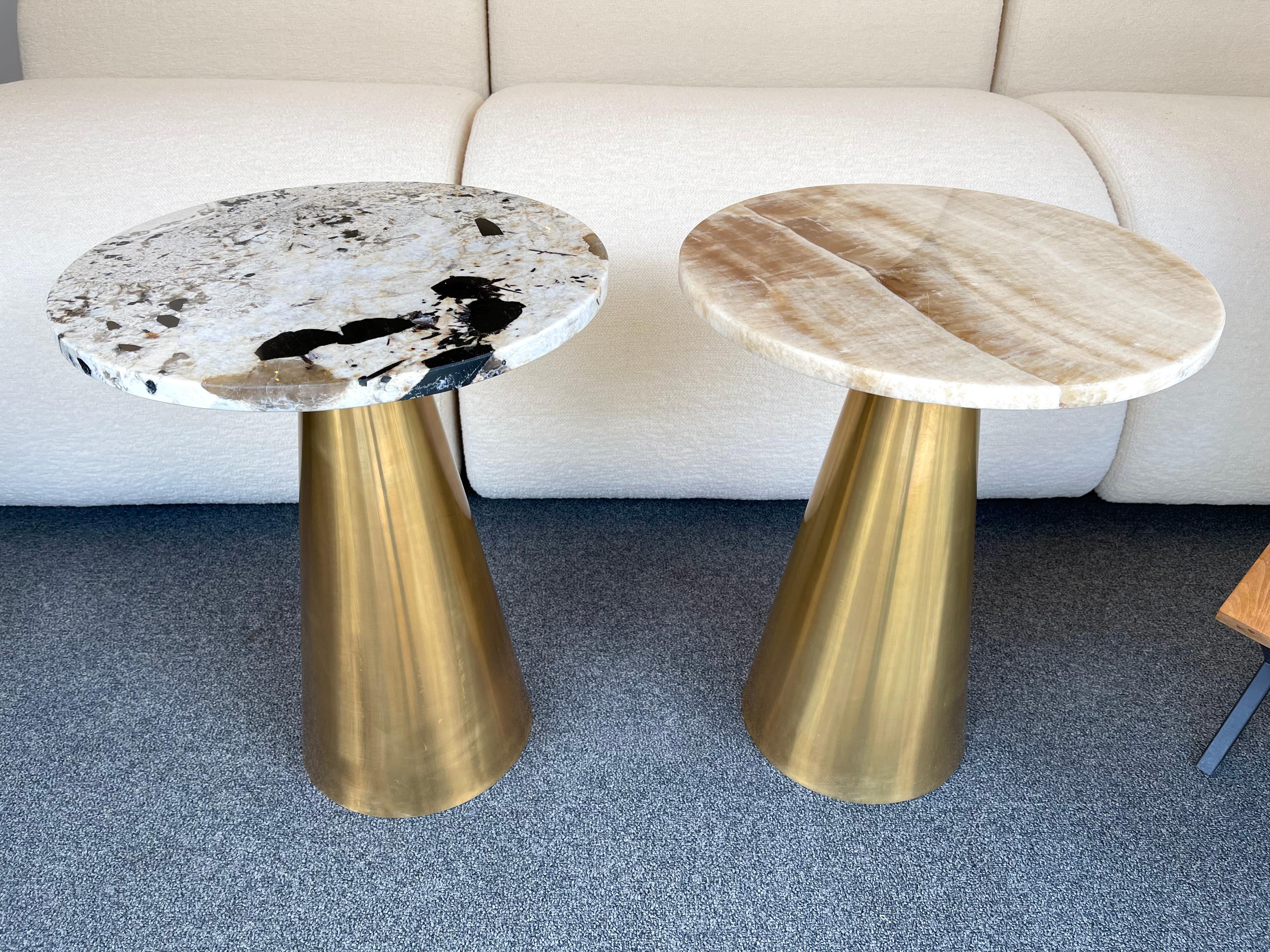 Contemporary Pair of Brass and Marble Side Table, Italy 6
