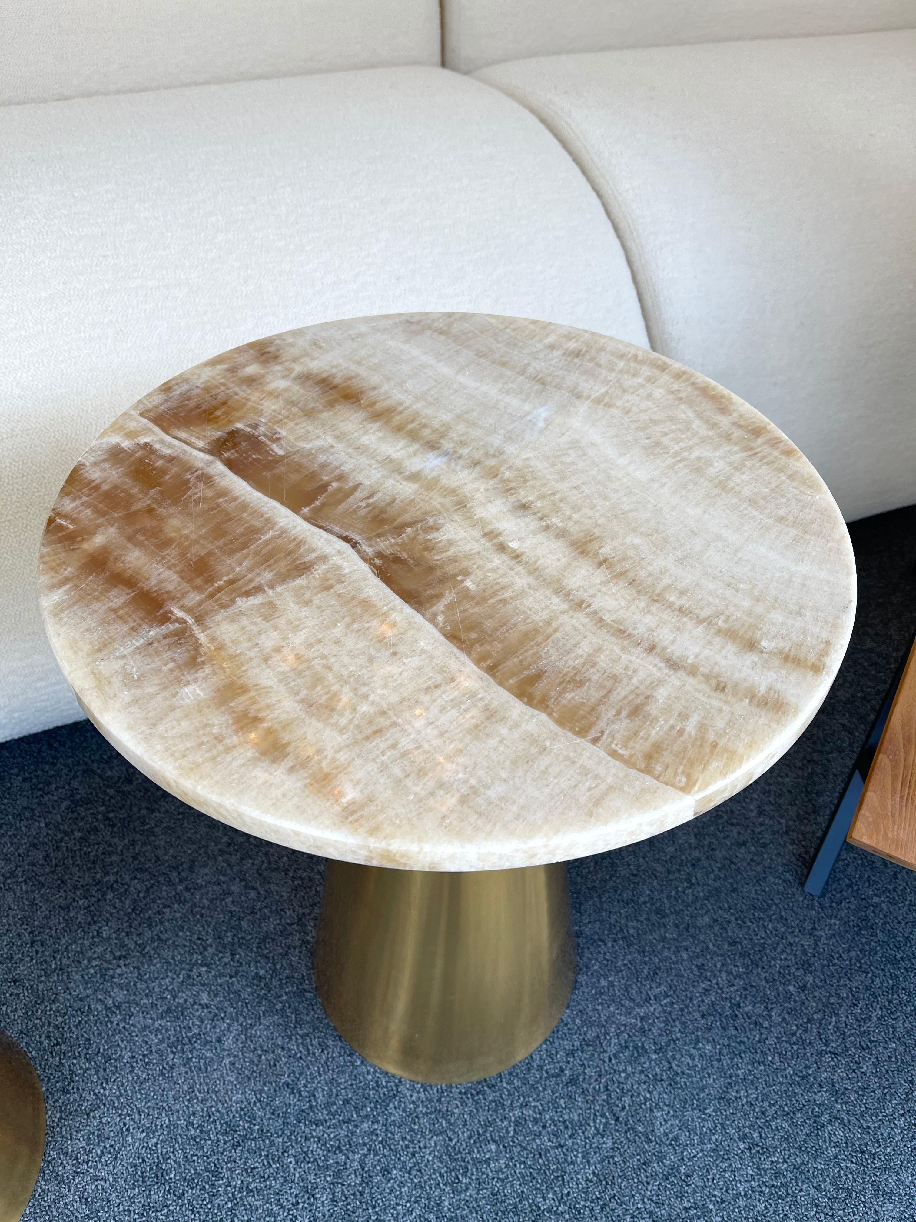 Contemporary Pair of Brass and Marble Side Table, Italy 3
