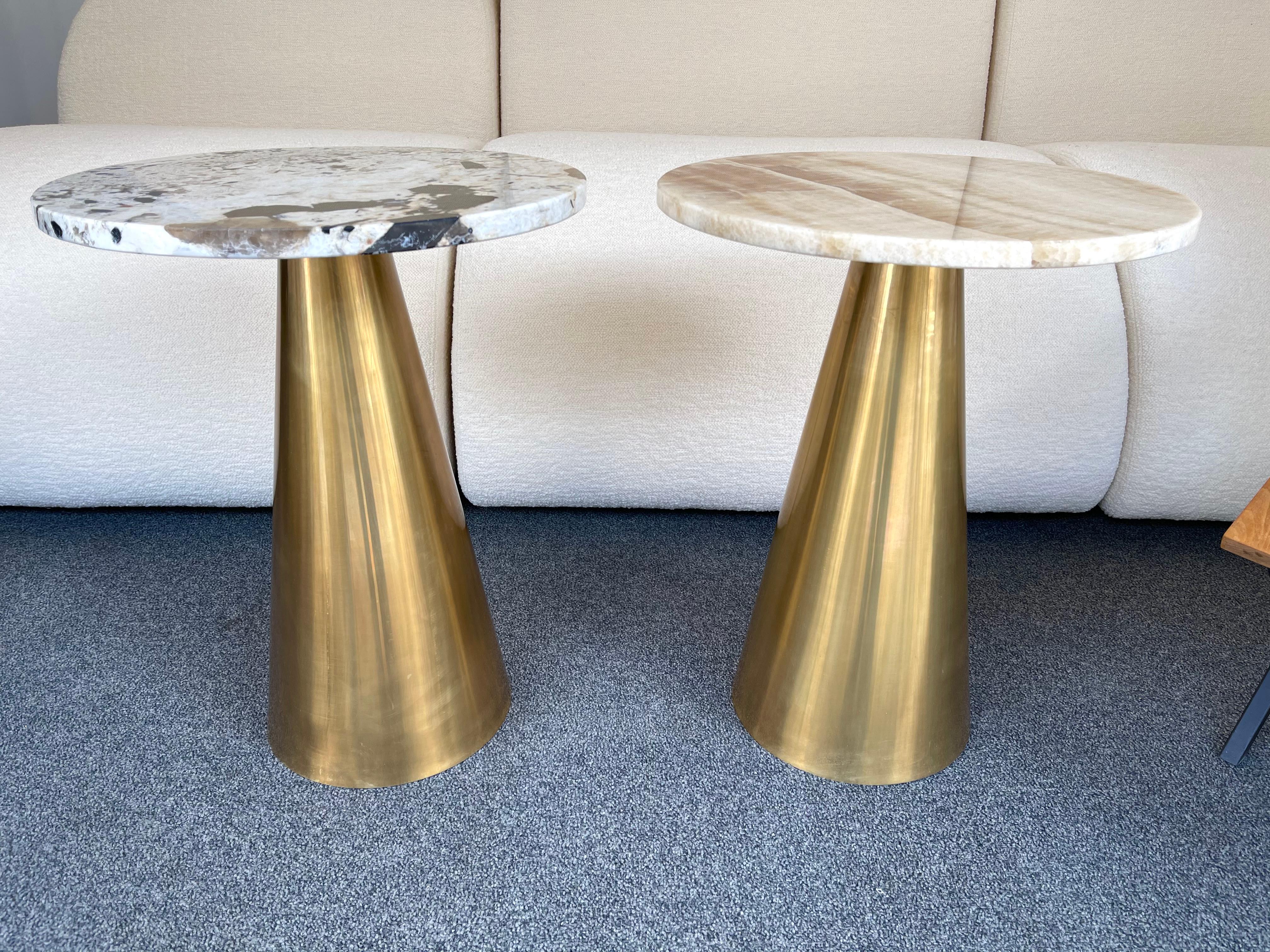 Contemporary Pair of Brass and Marble Side Table, Italy 4