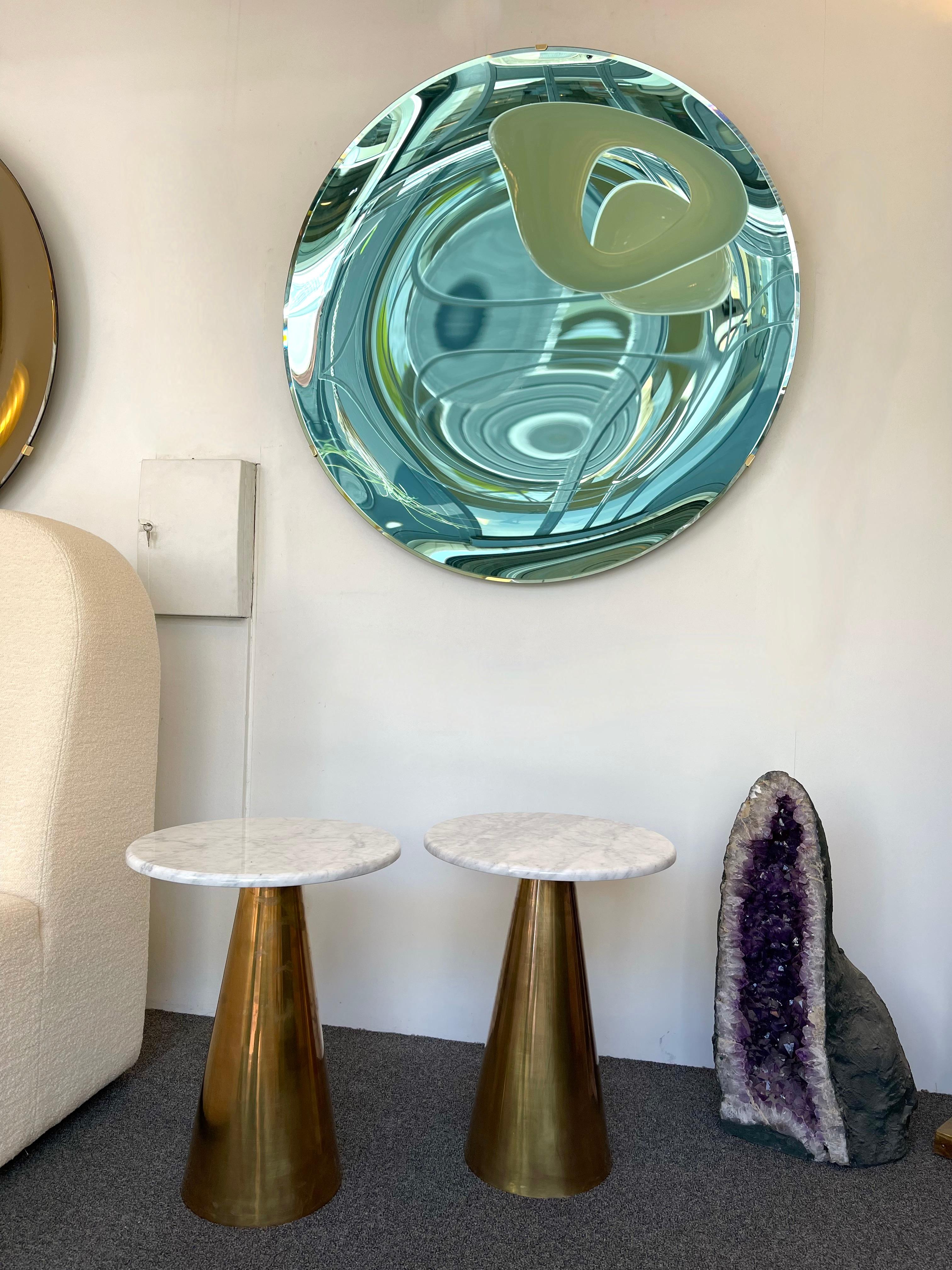 Contemporary Pair of Brass and Marble Side Tables, Italy In New Condition In SAINT-OUEN, FR
