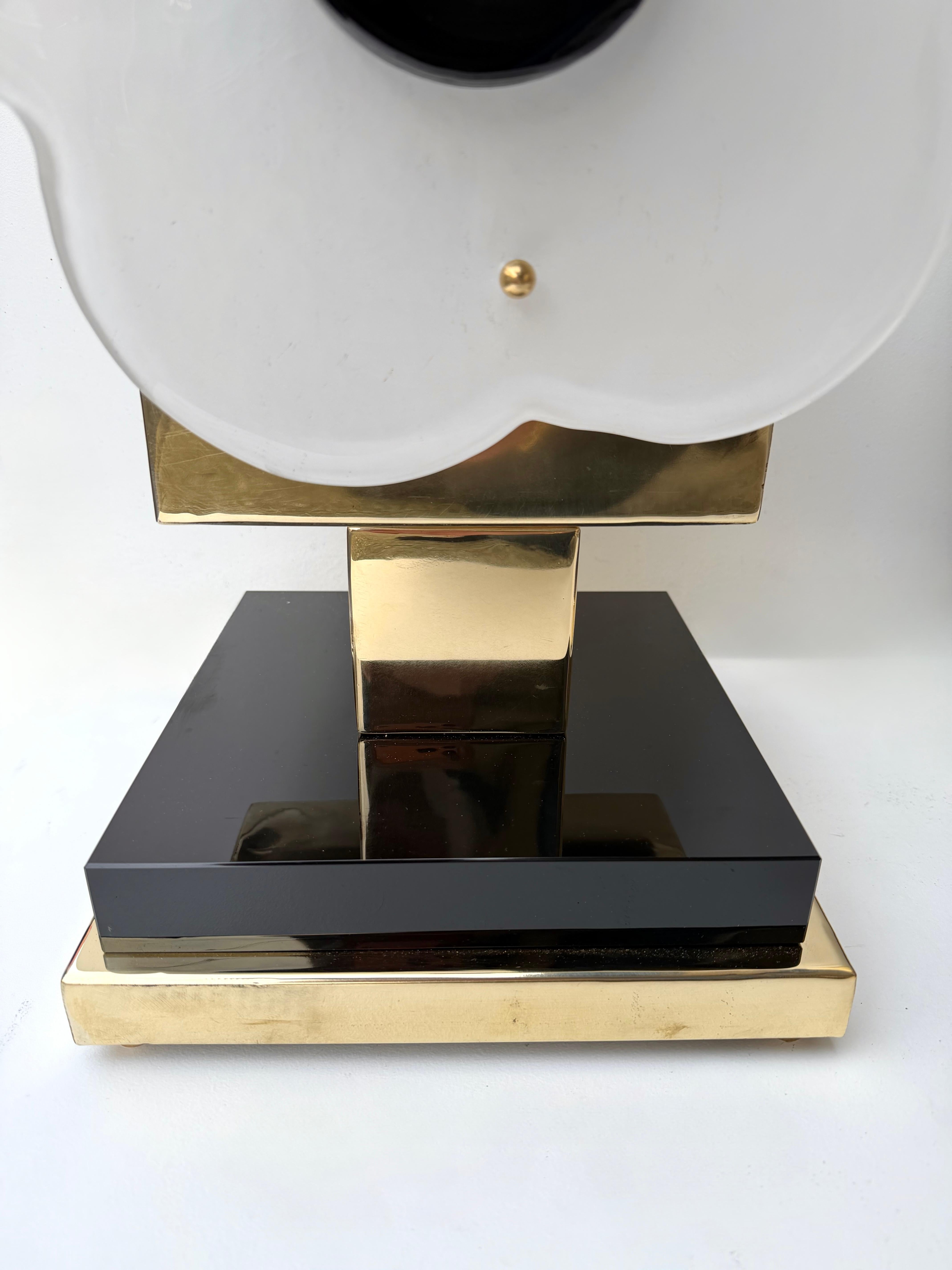 Pareja Contemporánea de Lámparas Grandes Flores de Latón y Cristal de Murano, Italia en venta 5