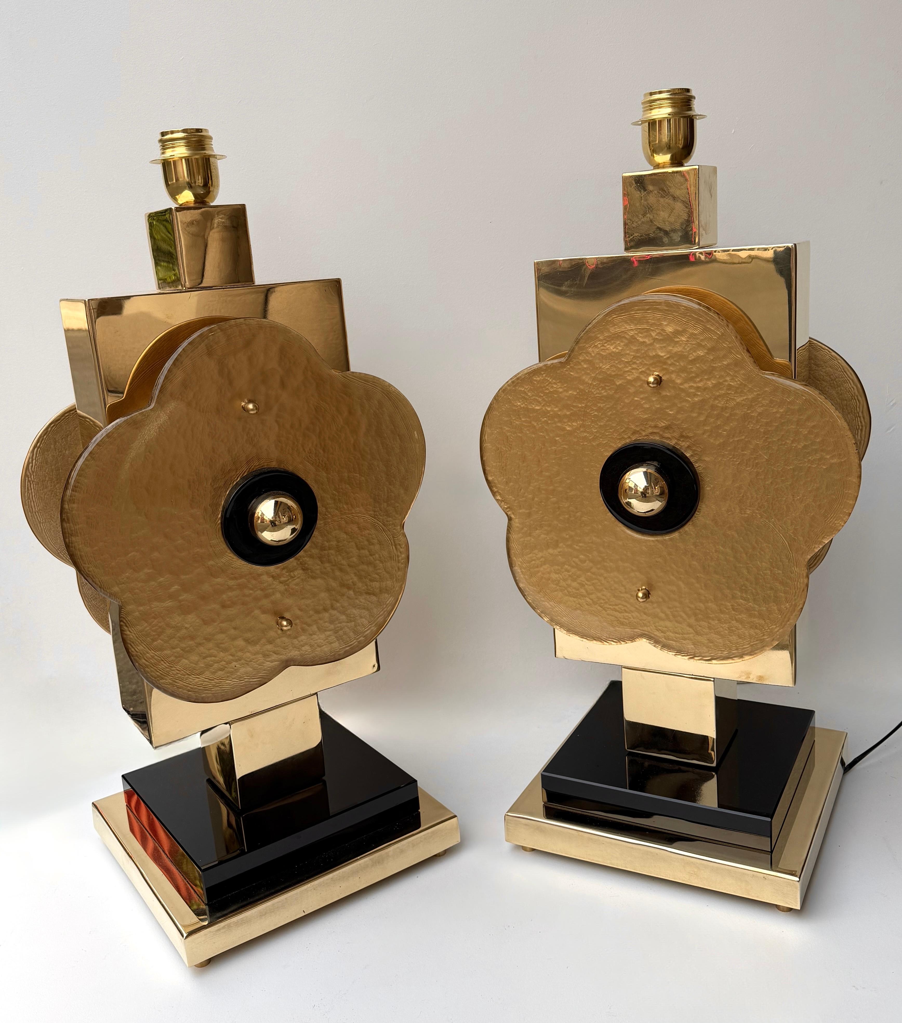 Pareja Contemporánea de Lámparas de Latón y Cristal de Murano Grandes Flores Doradas, Italia en venta 6