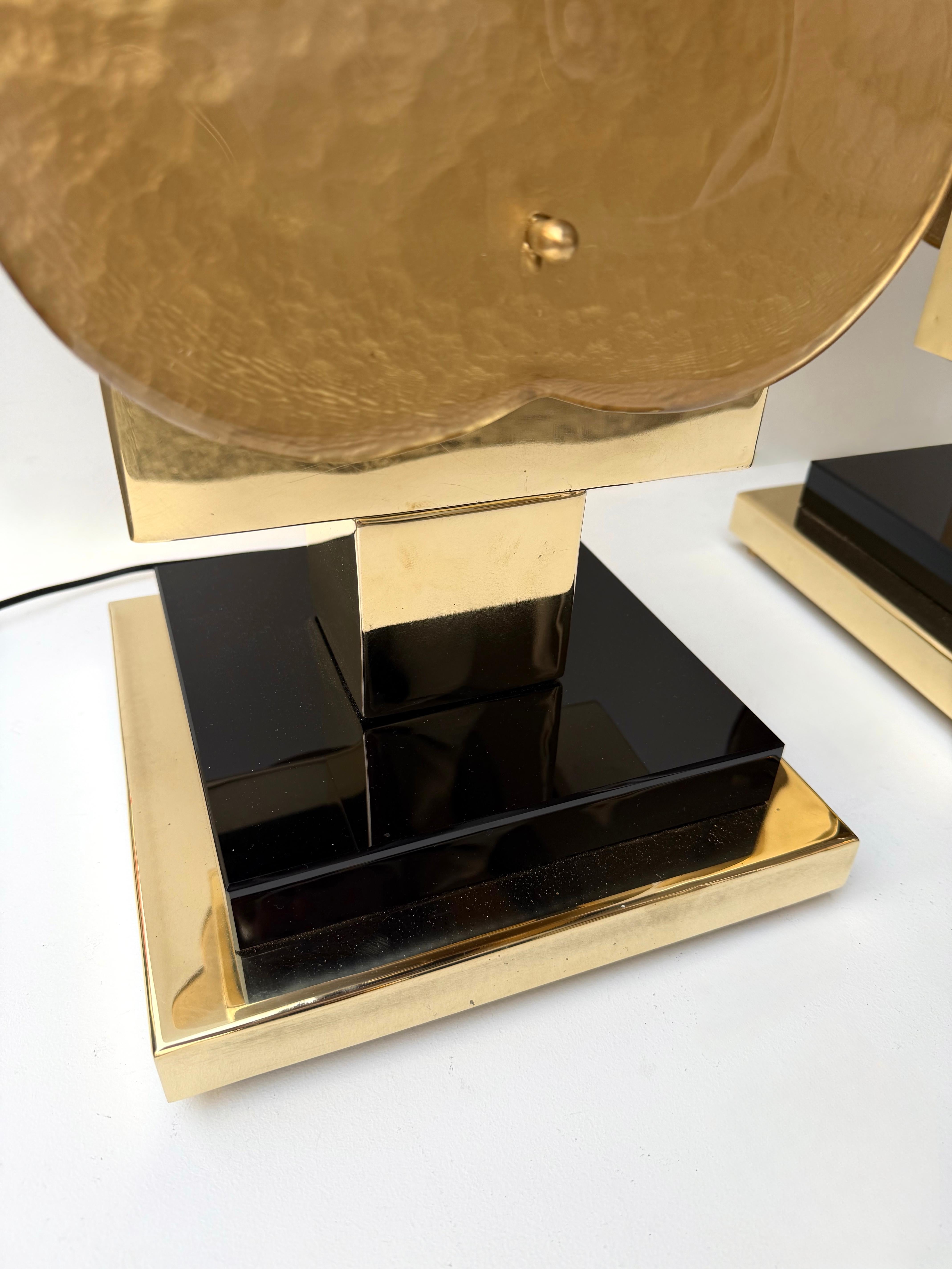 Pareja Contemporánea de Lámparas de Latón y Cristal de Murano Grandes Flores Doradas, Italia en venta 1