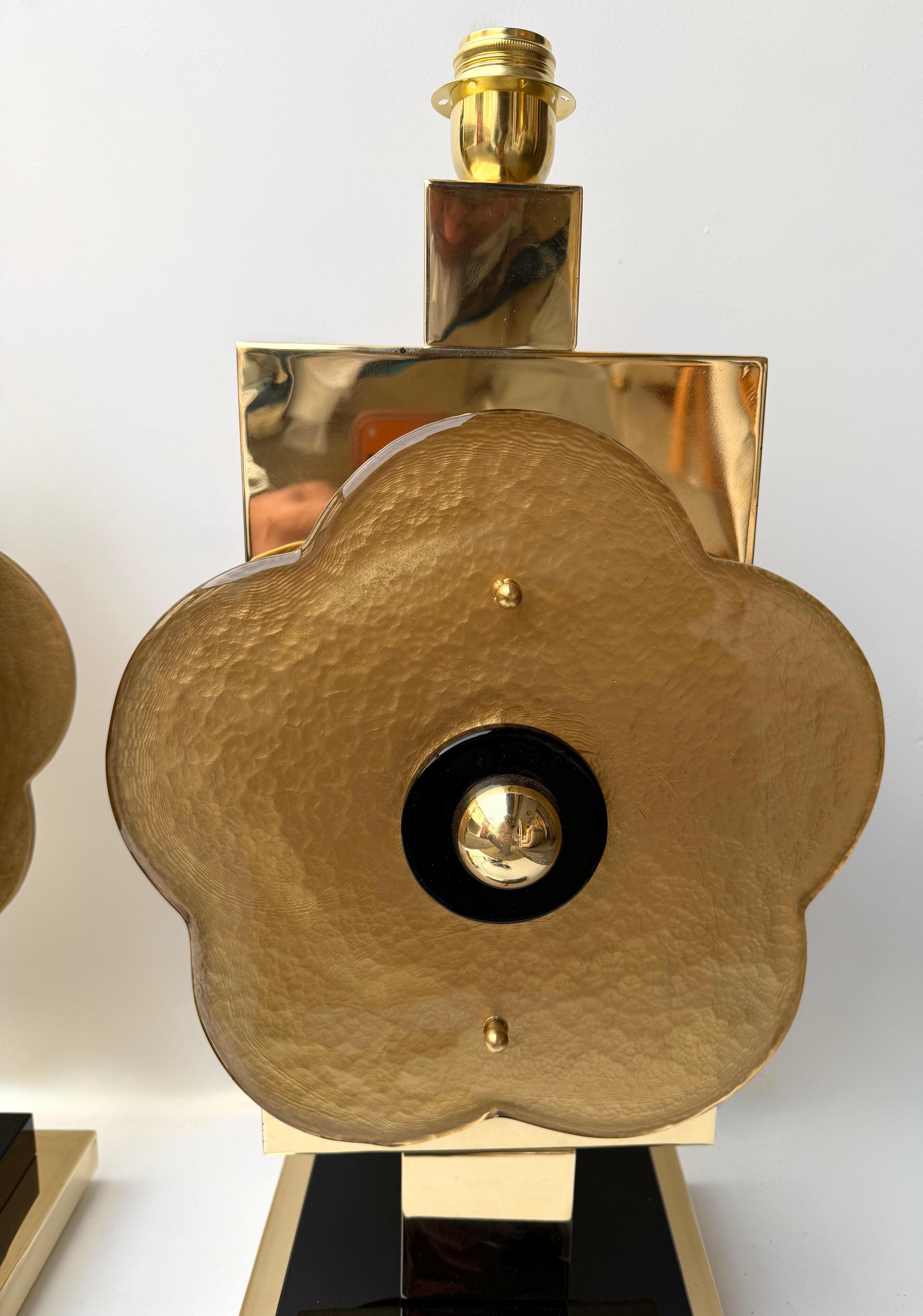 Pareja Contemporánea de Lámparas de Latón y Cristal de Murano Grandes Flores Doradas, Italia en venta 2