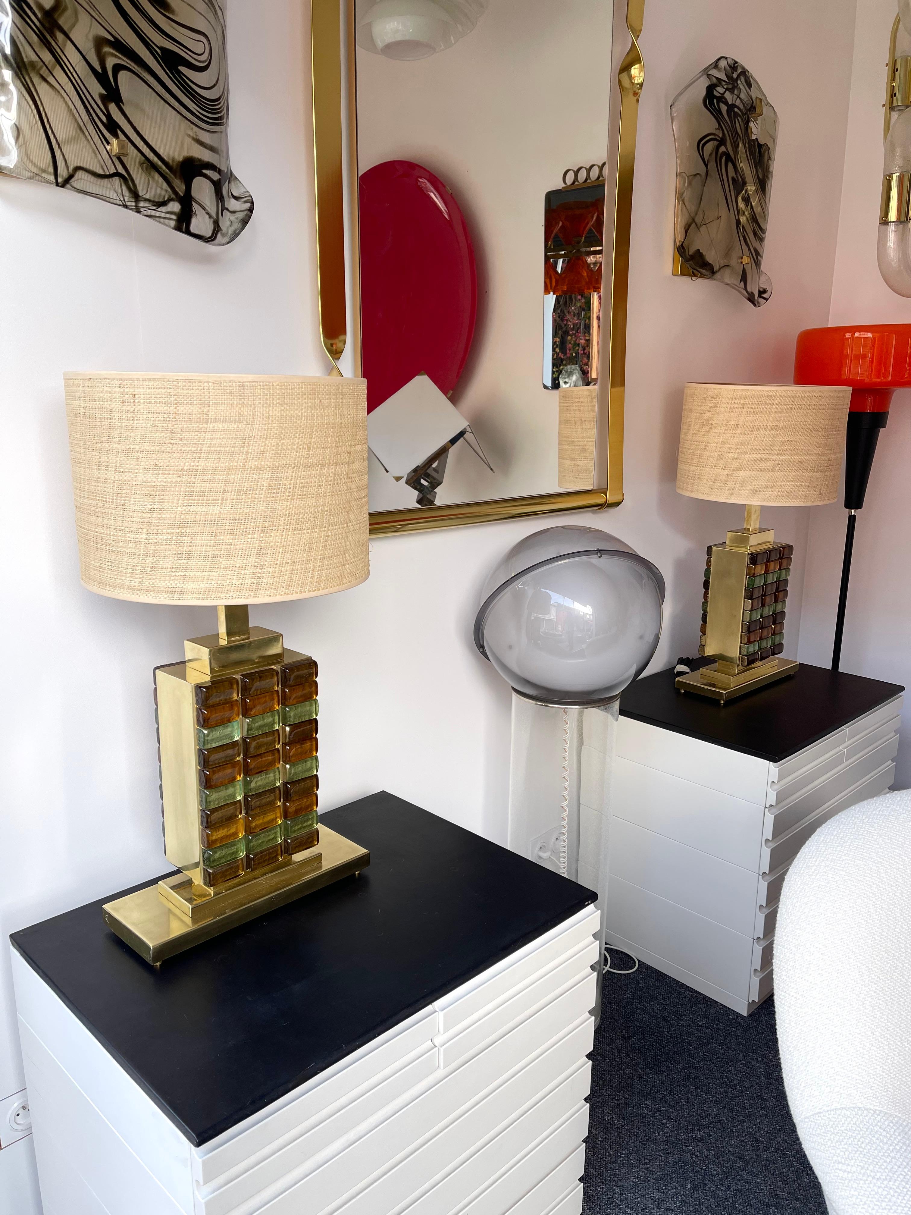 Contemporary Paar Lampen aus Messing und Murano Glas Cabochon, Italien im Angebot 11
