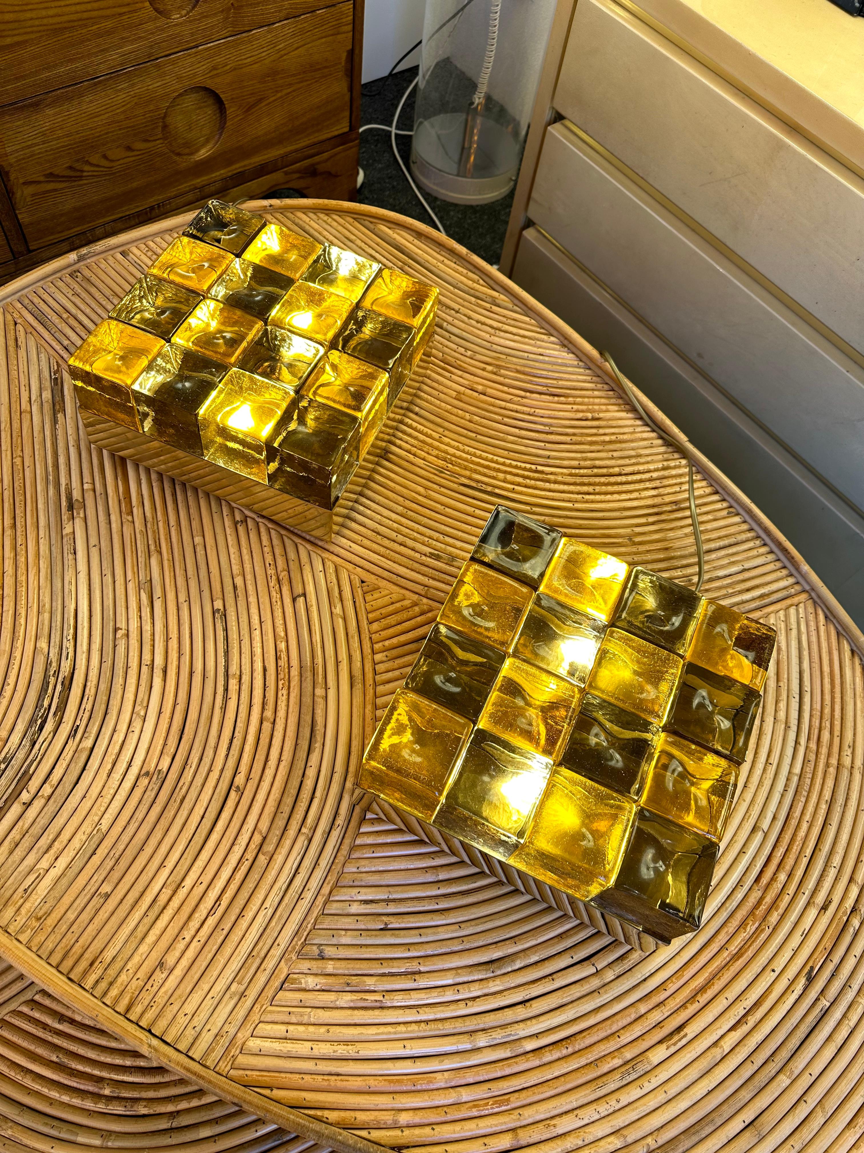 Contemporary Pair of Brass and Murano Glass Cube Marquetry Lamps, Italy For Sale 4
