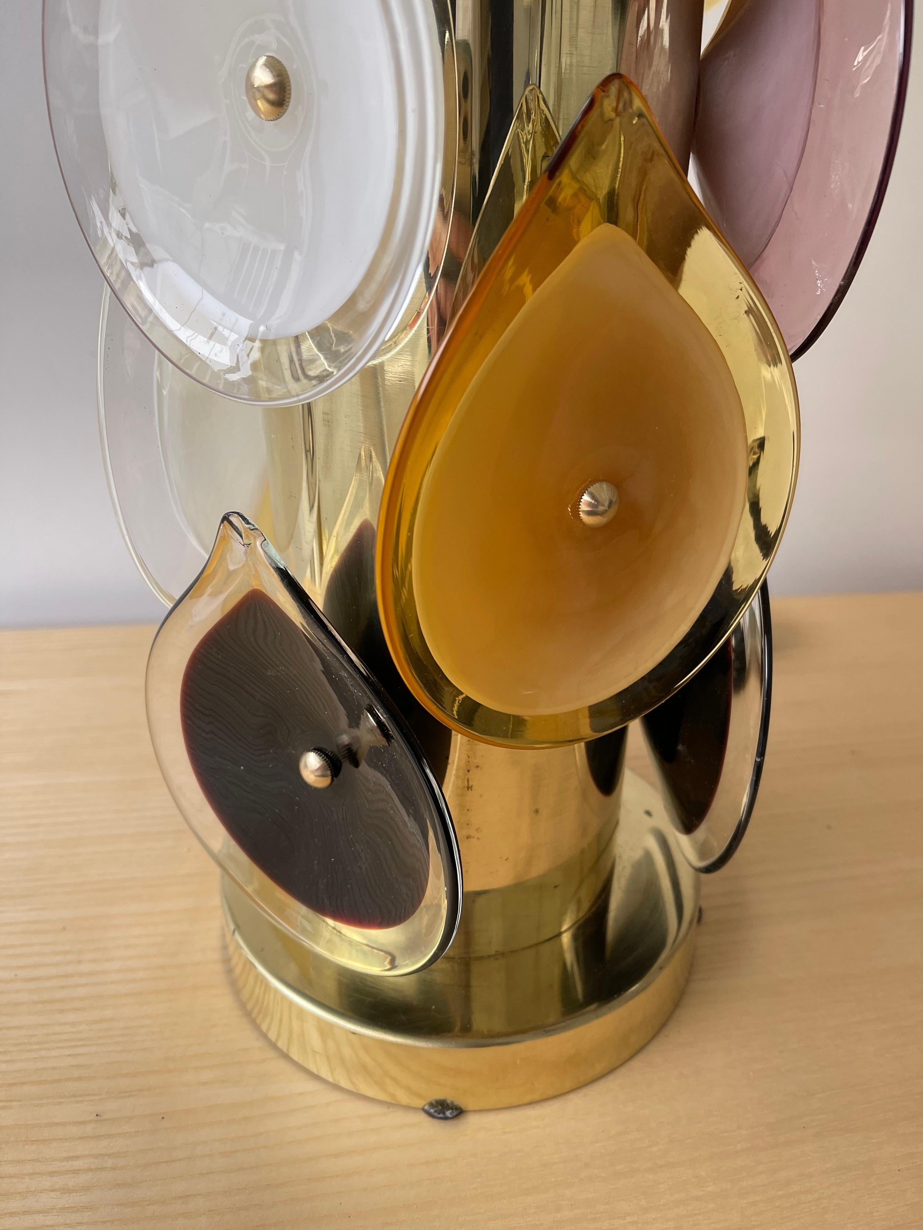 Zeitgenössisches Paar Flammenlampen aus Messing und Murano-Glas, Italien (Moderne der Mitte des Jahrhunderts) im Angebot