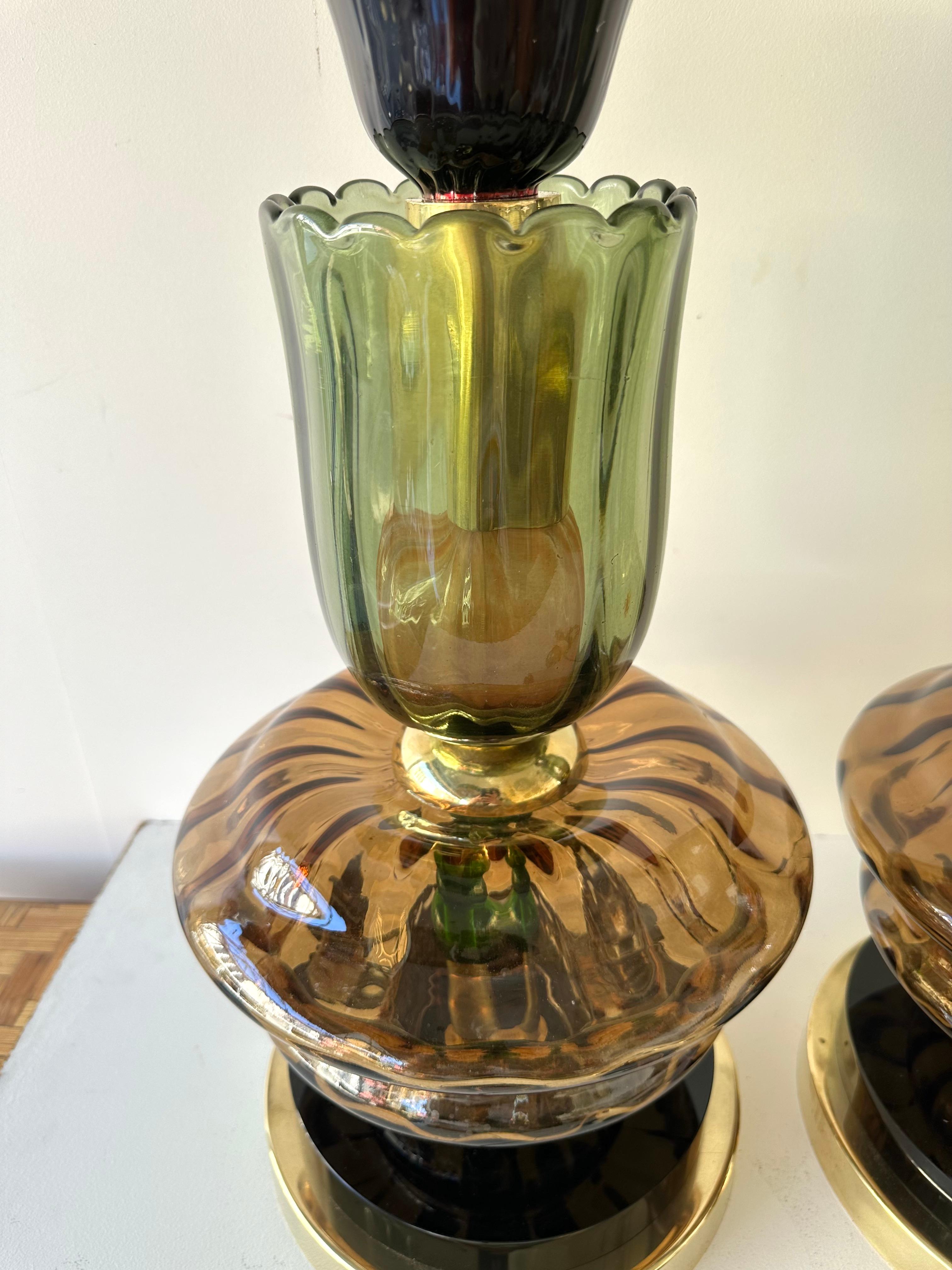Contemporary Pair of Brass and Murano Glass Flower Lamps, Italy In Good Condition For Sale In SAINT-OUEN, FR