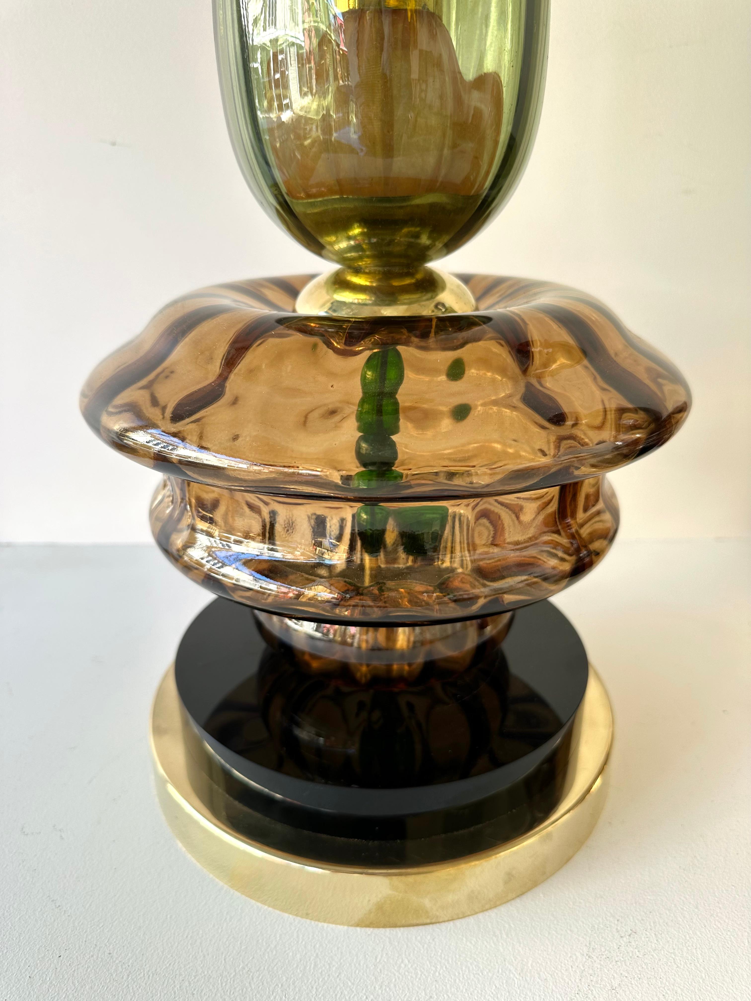 Contemporary Pair of Brass and Murano Glass Flower Lamps, Italy For Sale 3