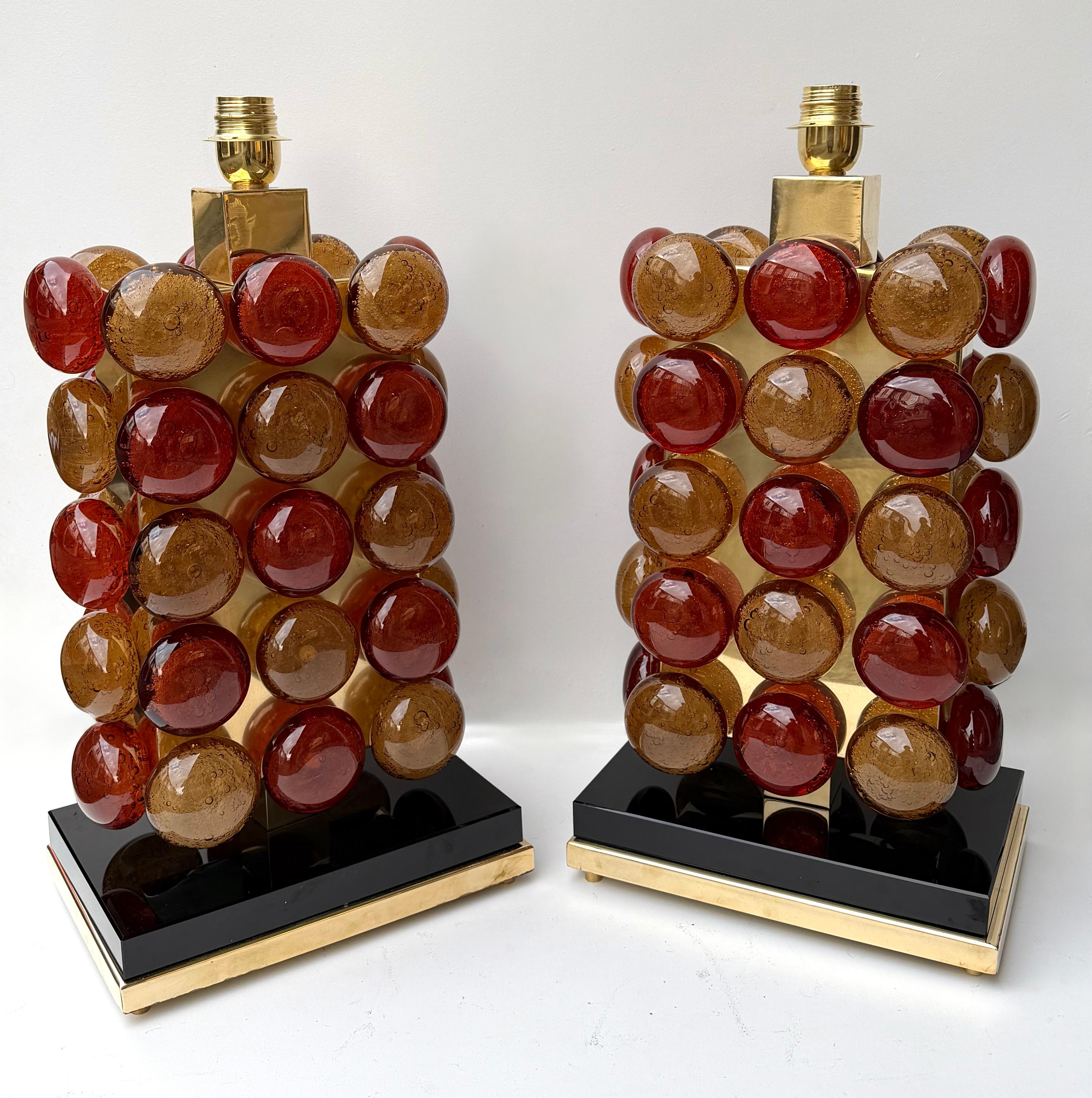 Contemporary Pair of Brass and Murano Glass Macaroons Lamps, Italy For Sale 5