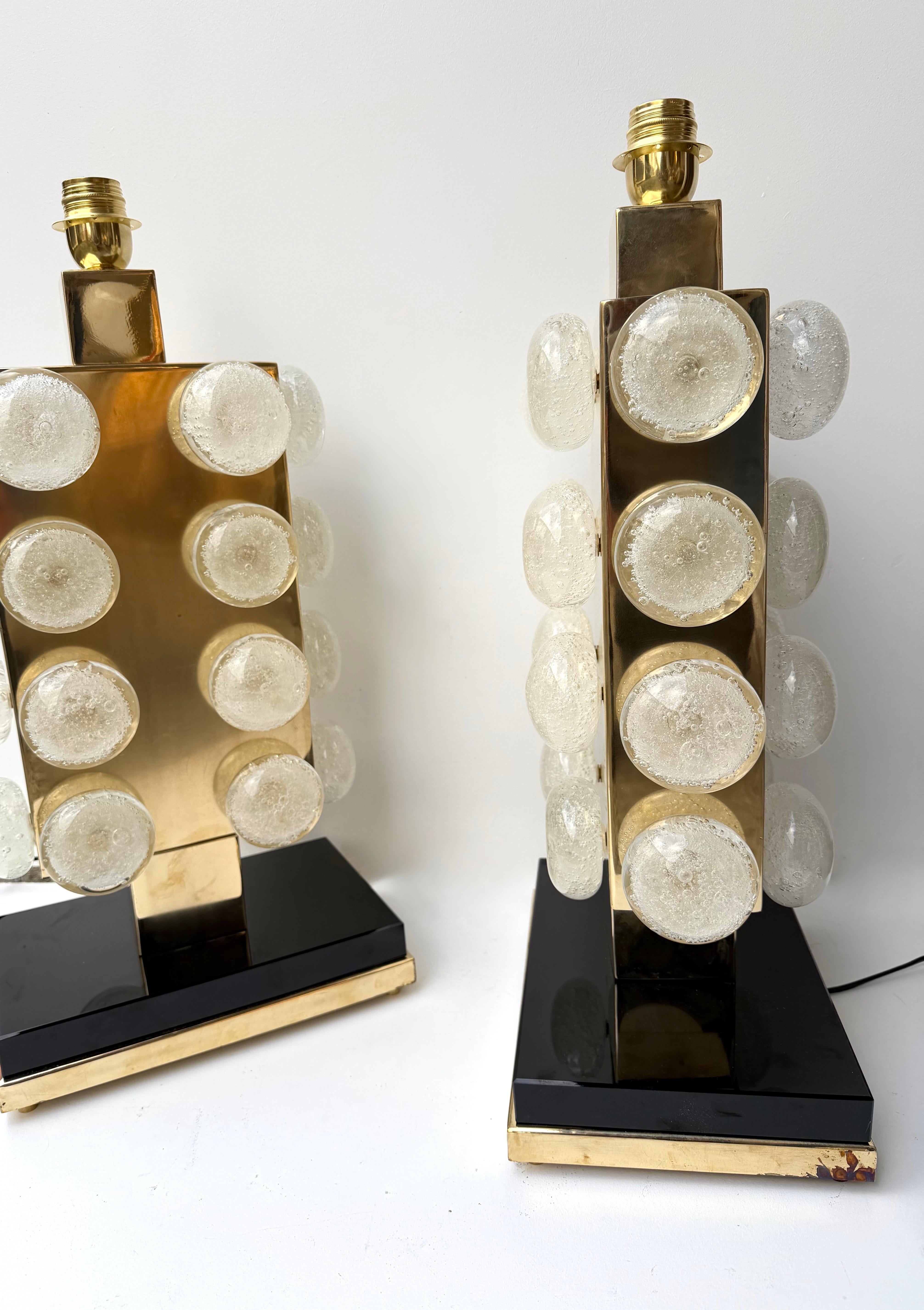 Pareja Contemporánea de Lámparas Macarrones de Latón y Cristal de Murano, Italia en venta 5