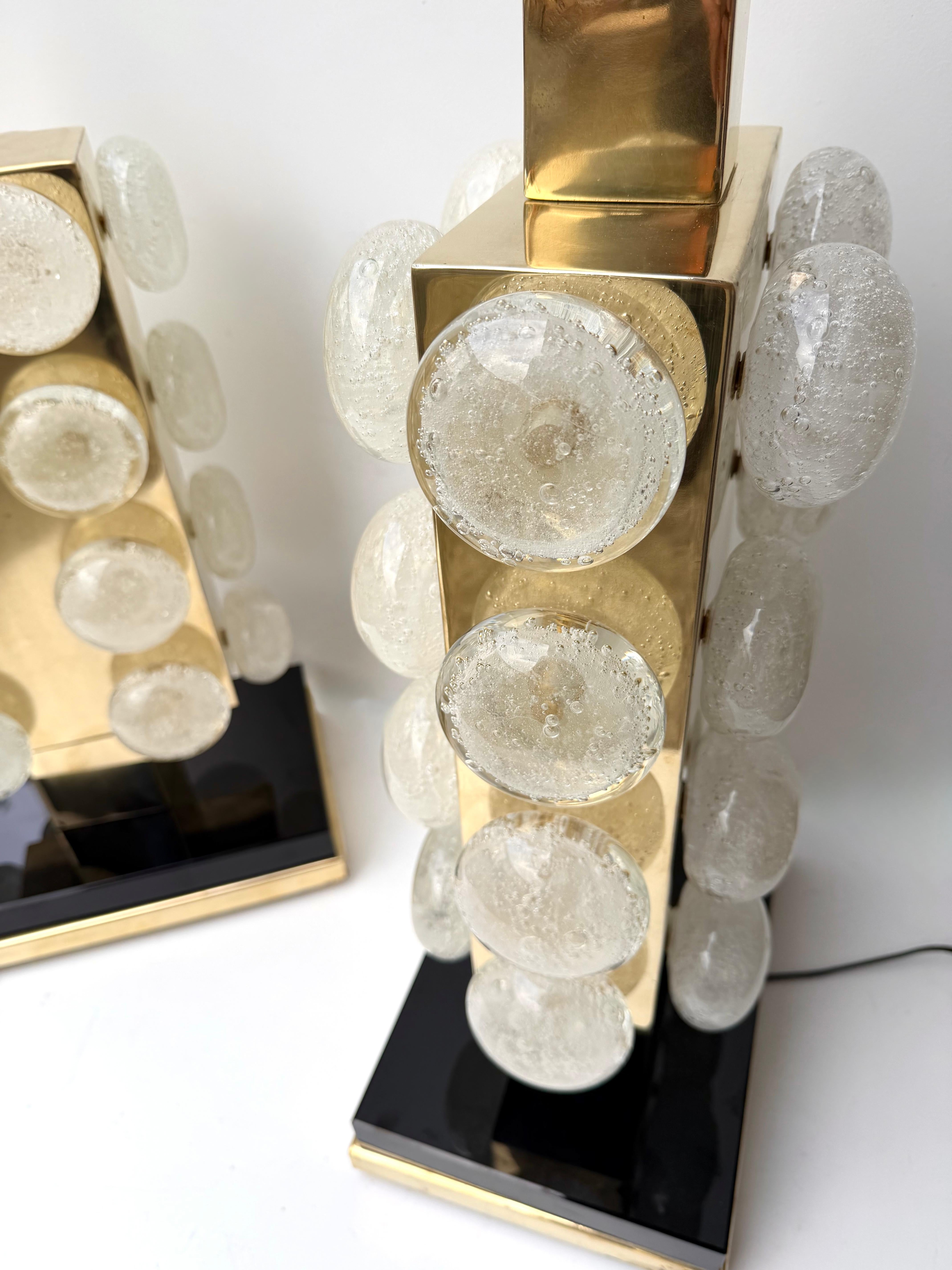 Pareja Contemporánea de Lámparas Macarrones de Latón y Cristal de Murano, Italia en venta 7