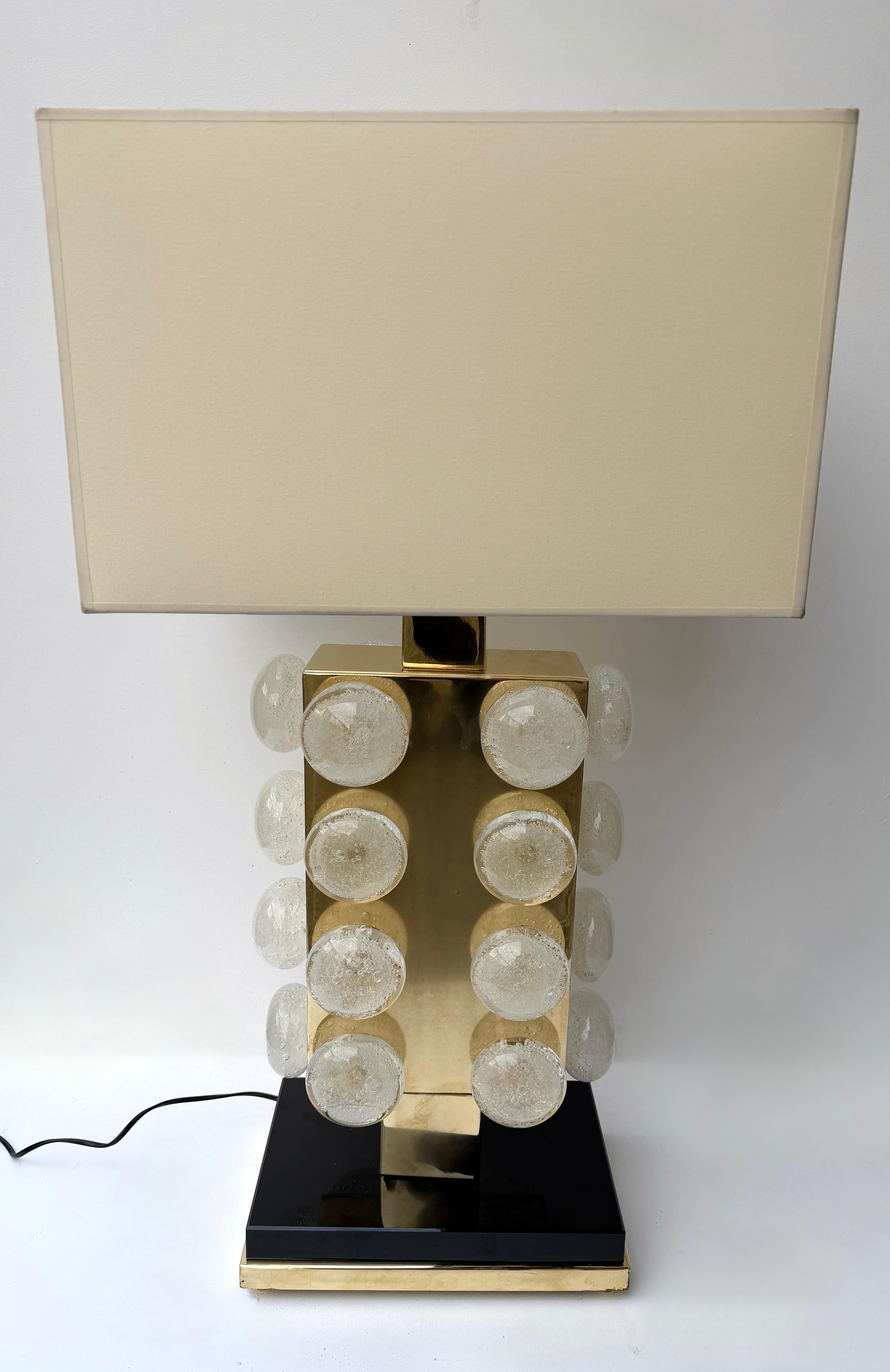 Pareja Contemporánea de Lámparas Macarrones de Latón y Cristal de Murano, Italia en venta 8