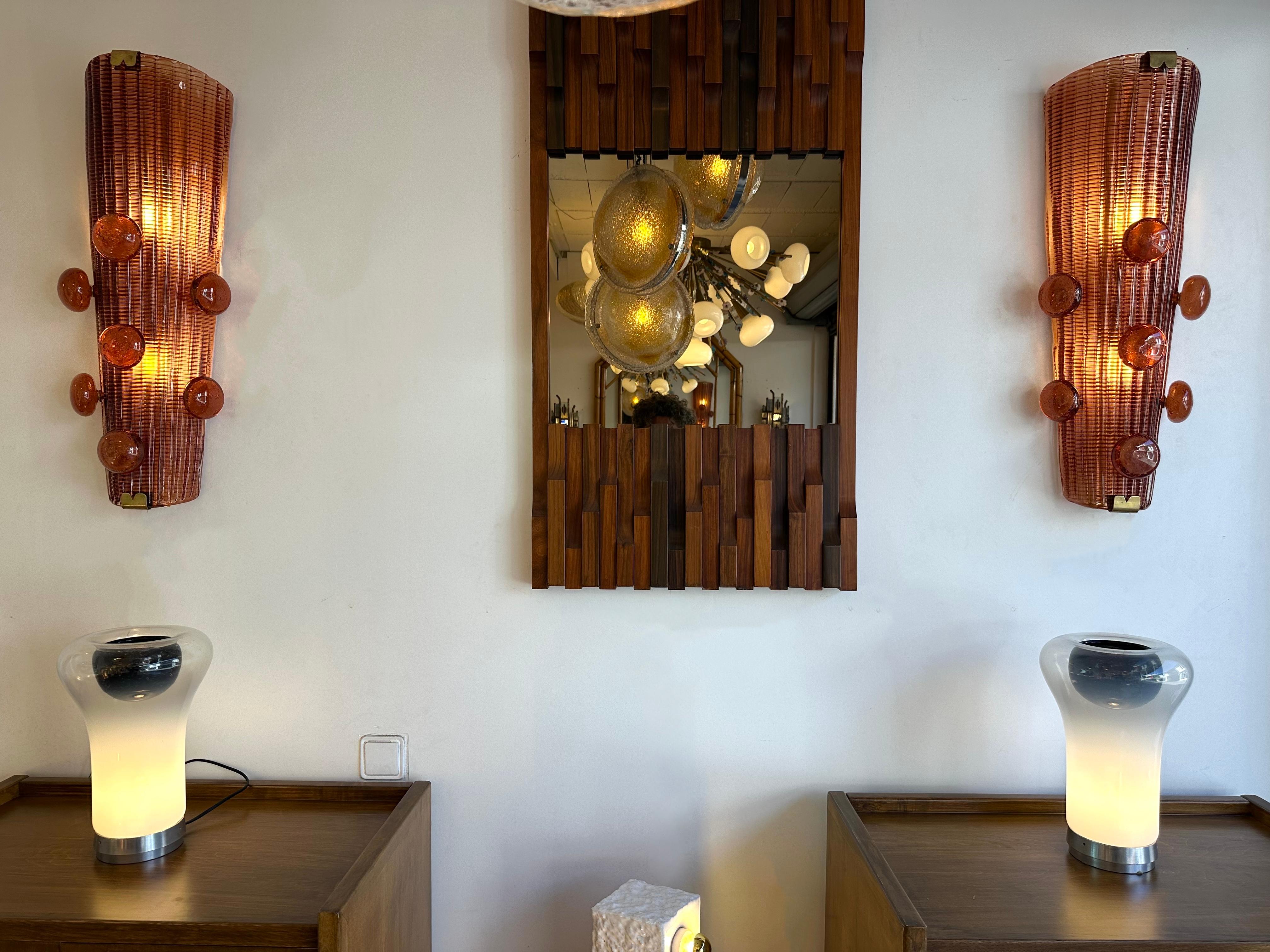 Pareja contemporánea de candelabros macarrones de latón y cristal de Murano, Italia en Nuevo estado para la venta en SAINT-OUEN, FR