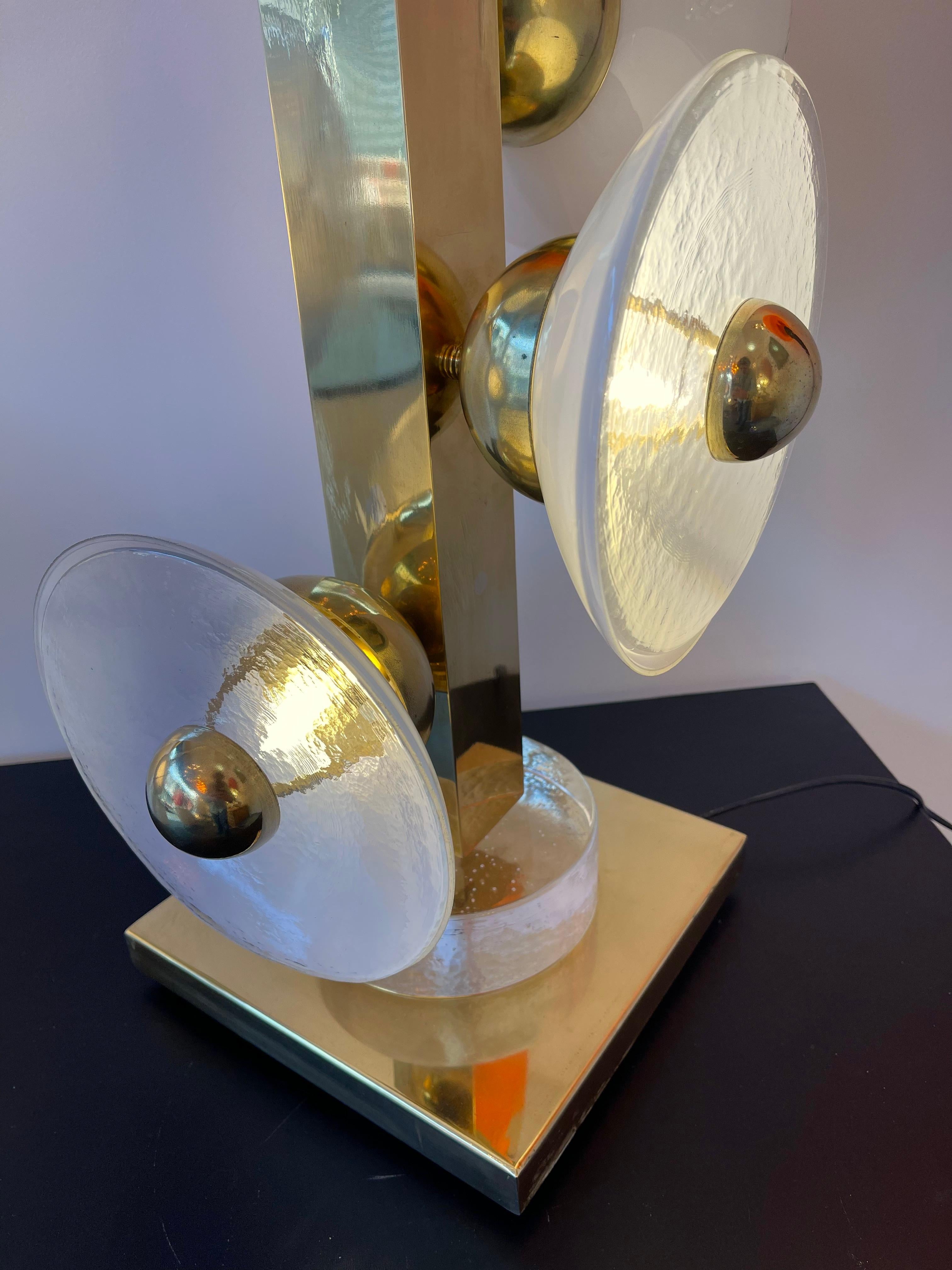 Contemporary Pair of Brass and Murano Glass Parabolical Lamps, Italy For Sale 3