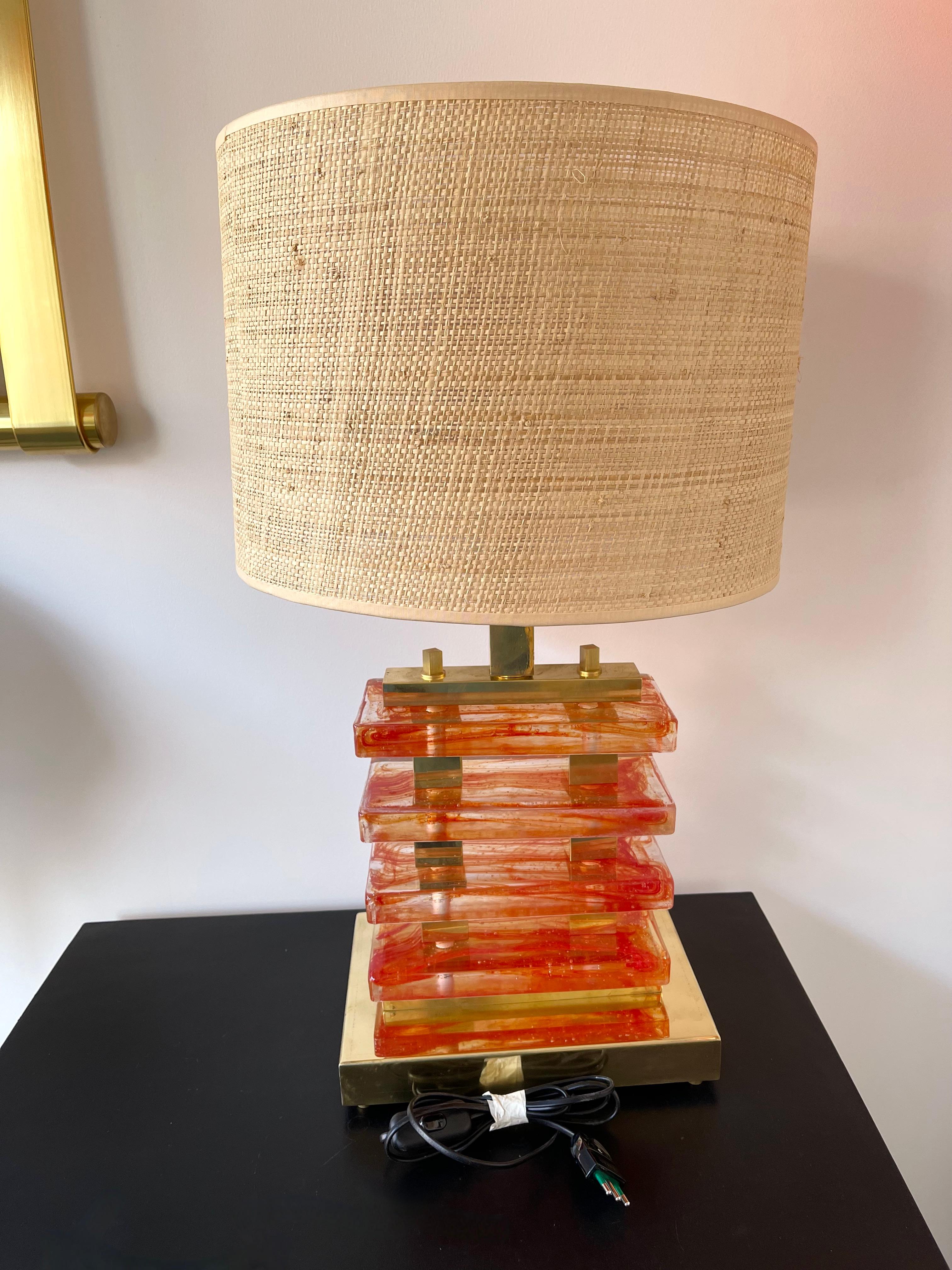 Contemporary Pair of Brass and Murano Glass Red Blade Lamps, Italy 9
