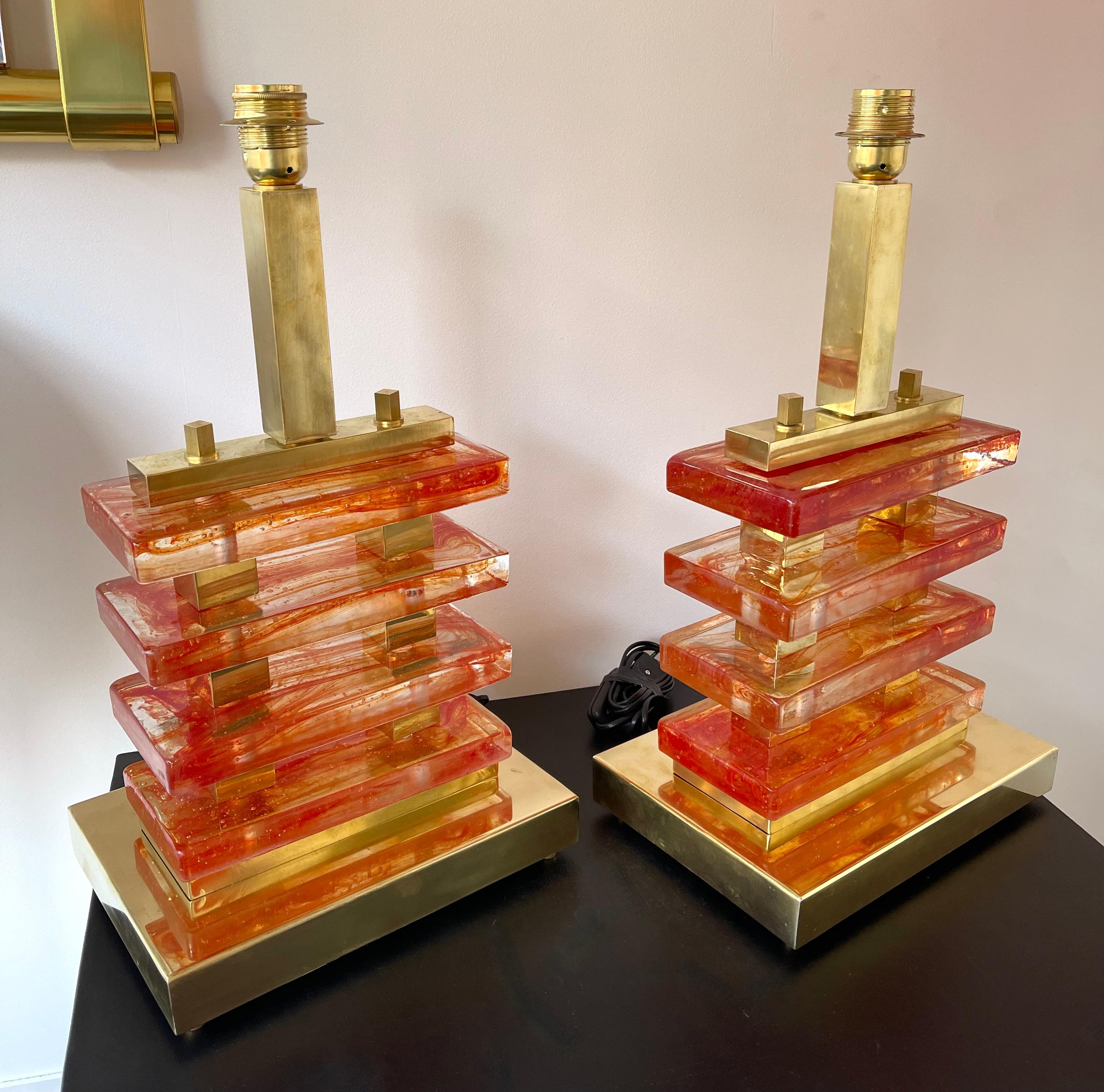 Contemporary Pair of Brass and Murano Glass Red Blade Lamps, Italy In New Condition In SAINT-OUEN, FR