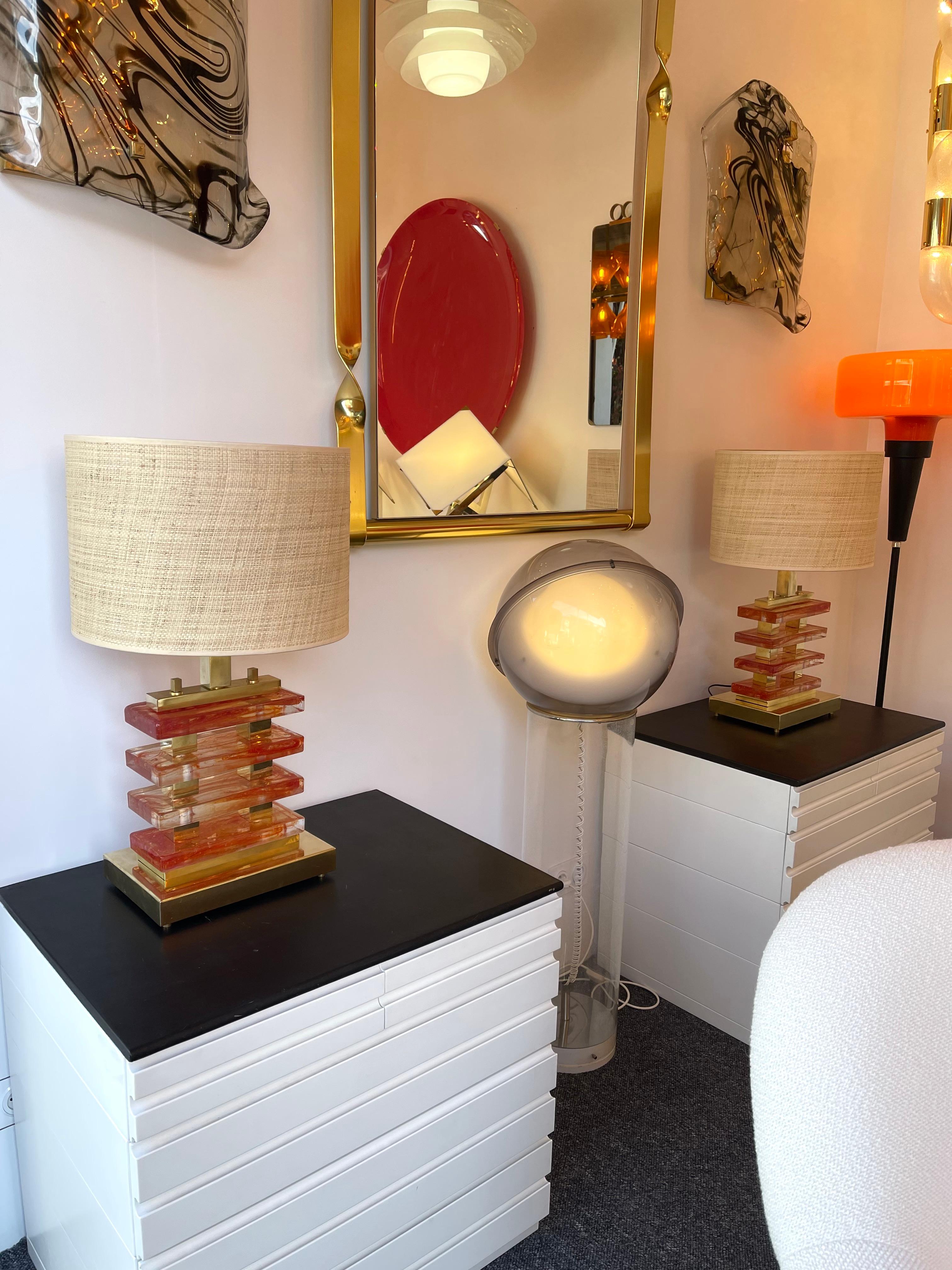 Contemporary Pair of Brass and Murano Glass Red Blade Lamps, Italy 1