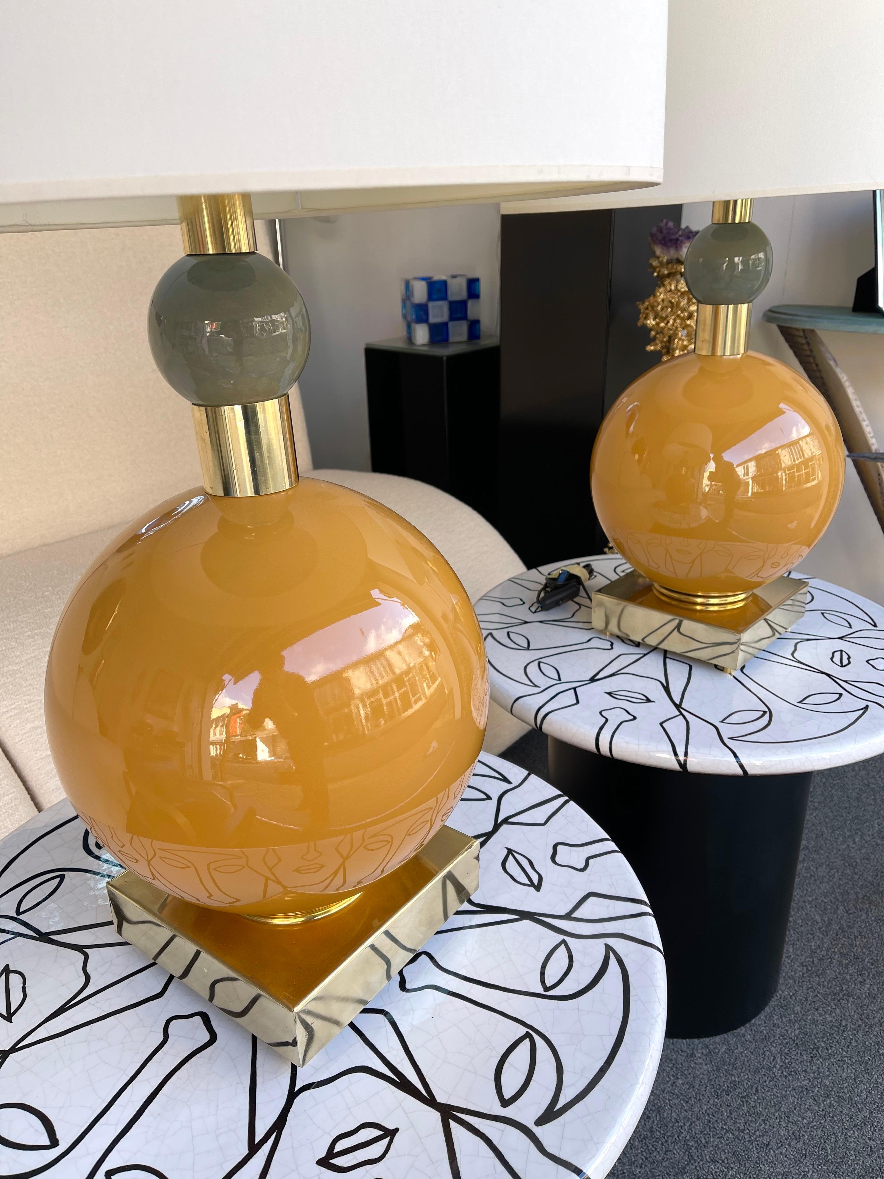 Contemporary Pair of Brass and Orange Murano Glass Ball Lamps, Italy 3